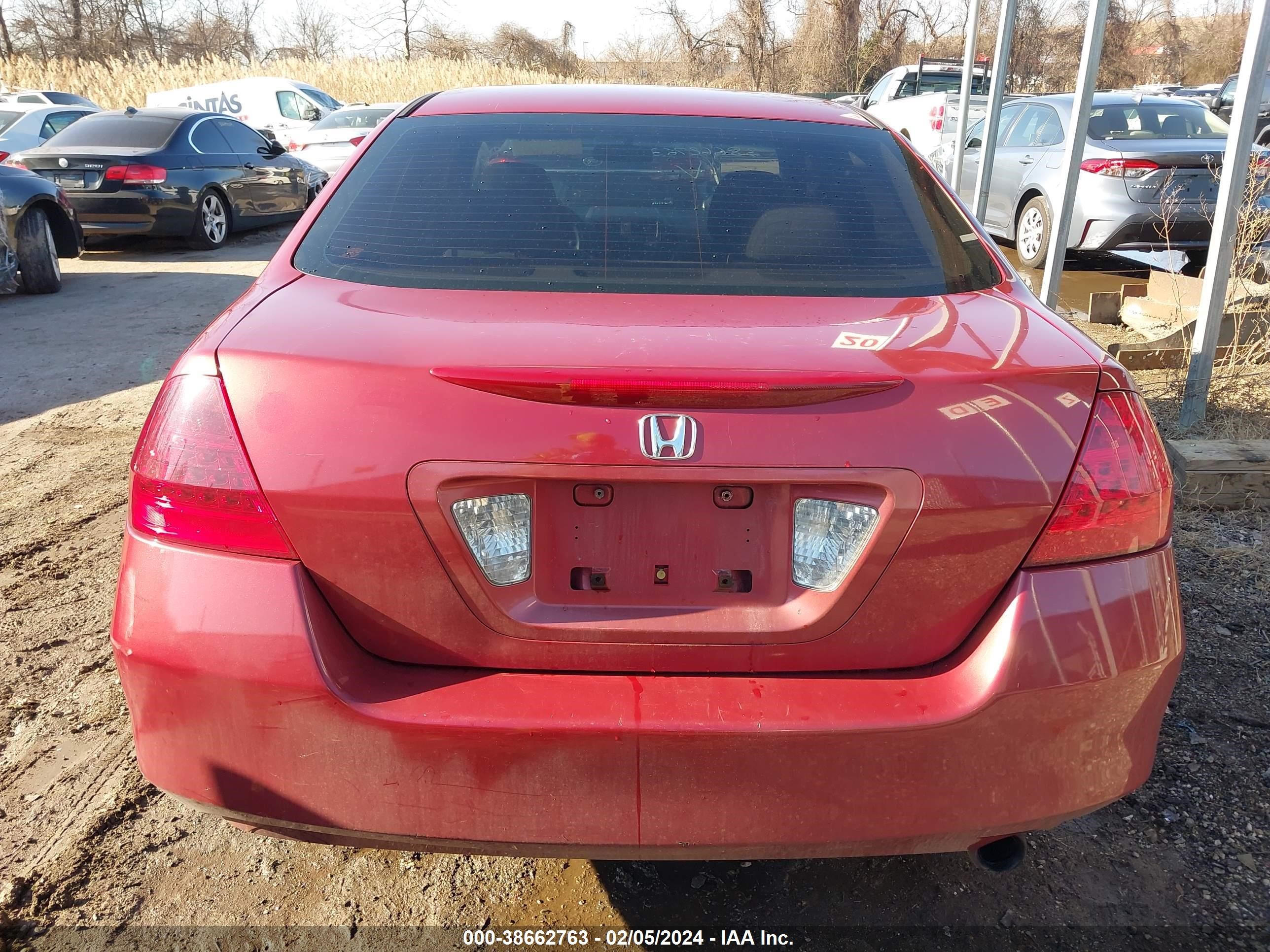 Photo 15 VIN: 1HGCM56367A022963 - HONDA ACCORD 