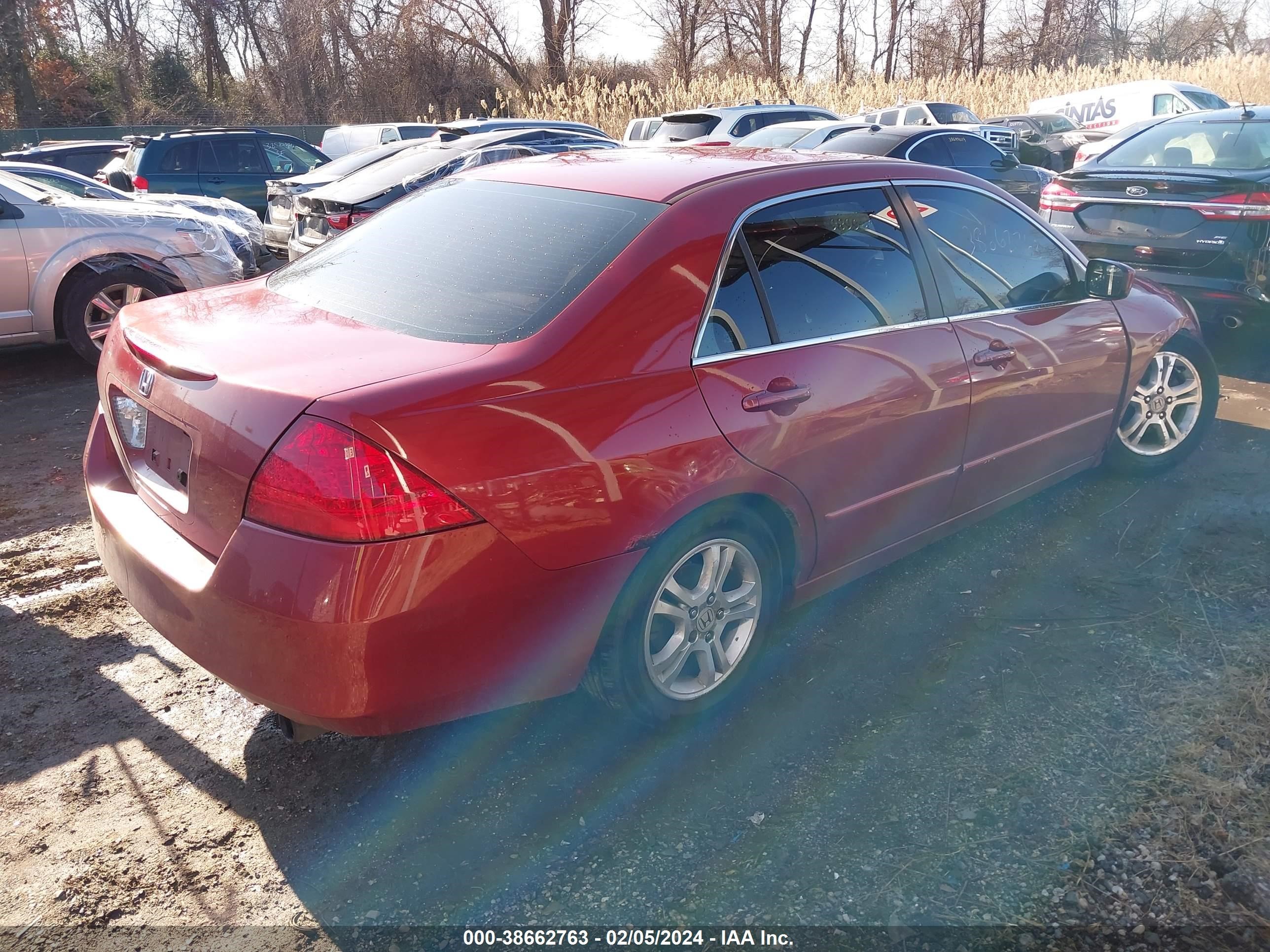 Photo 3 VIN: 1HGCM56367A022963 - HONDA ACCORD 