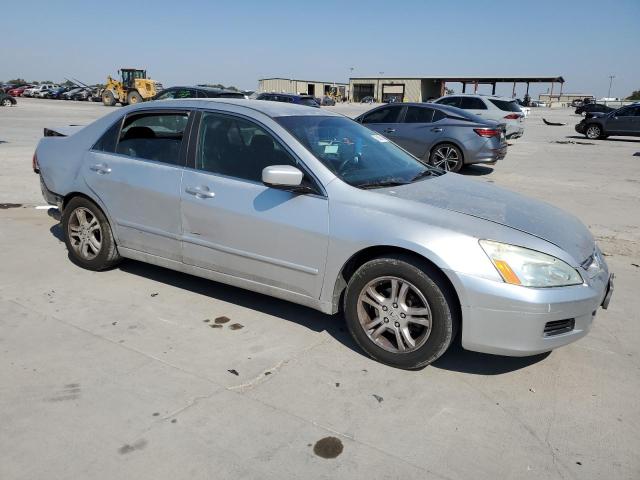 Photo 3 VIN: 1HGCM56367A110900 - HONDA ACCORD SE 