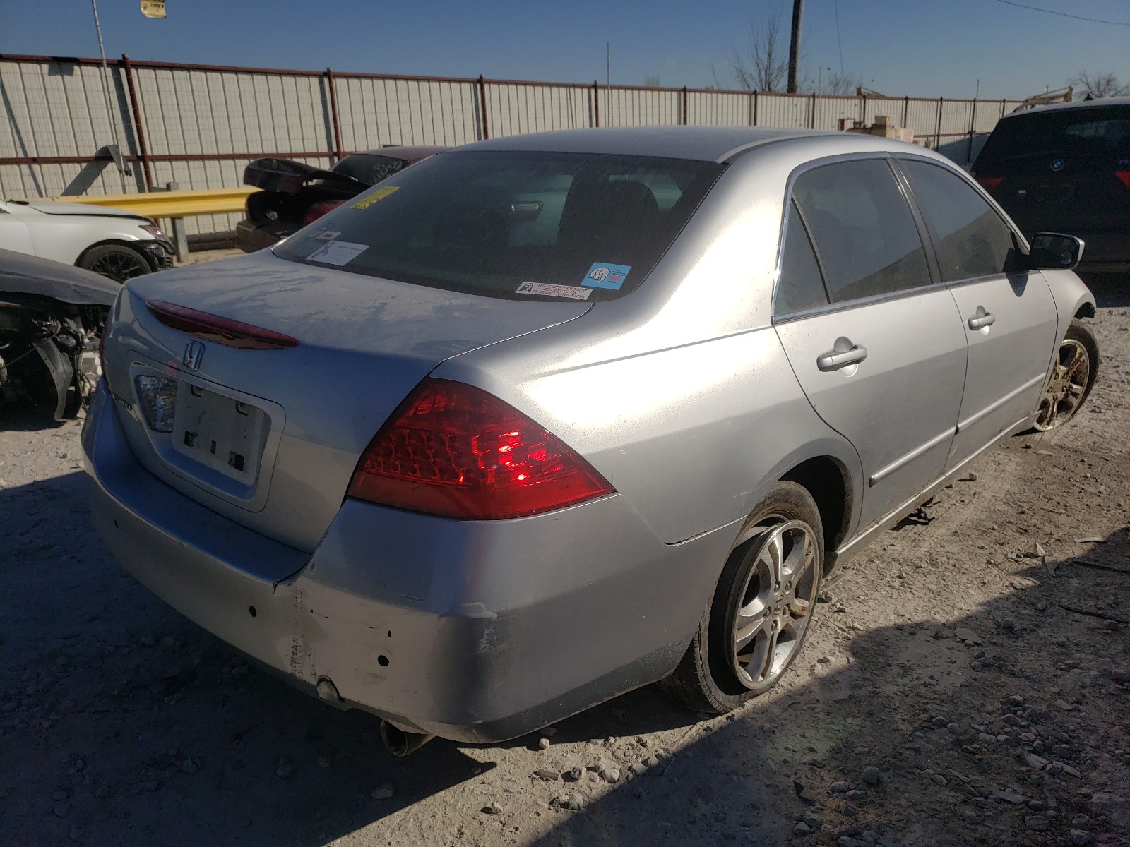 Photo 3 VIN: 1HGCM56367A189601 - HONDA ACCORD SE 