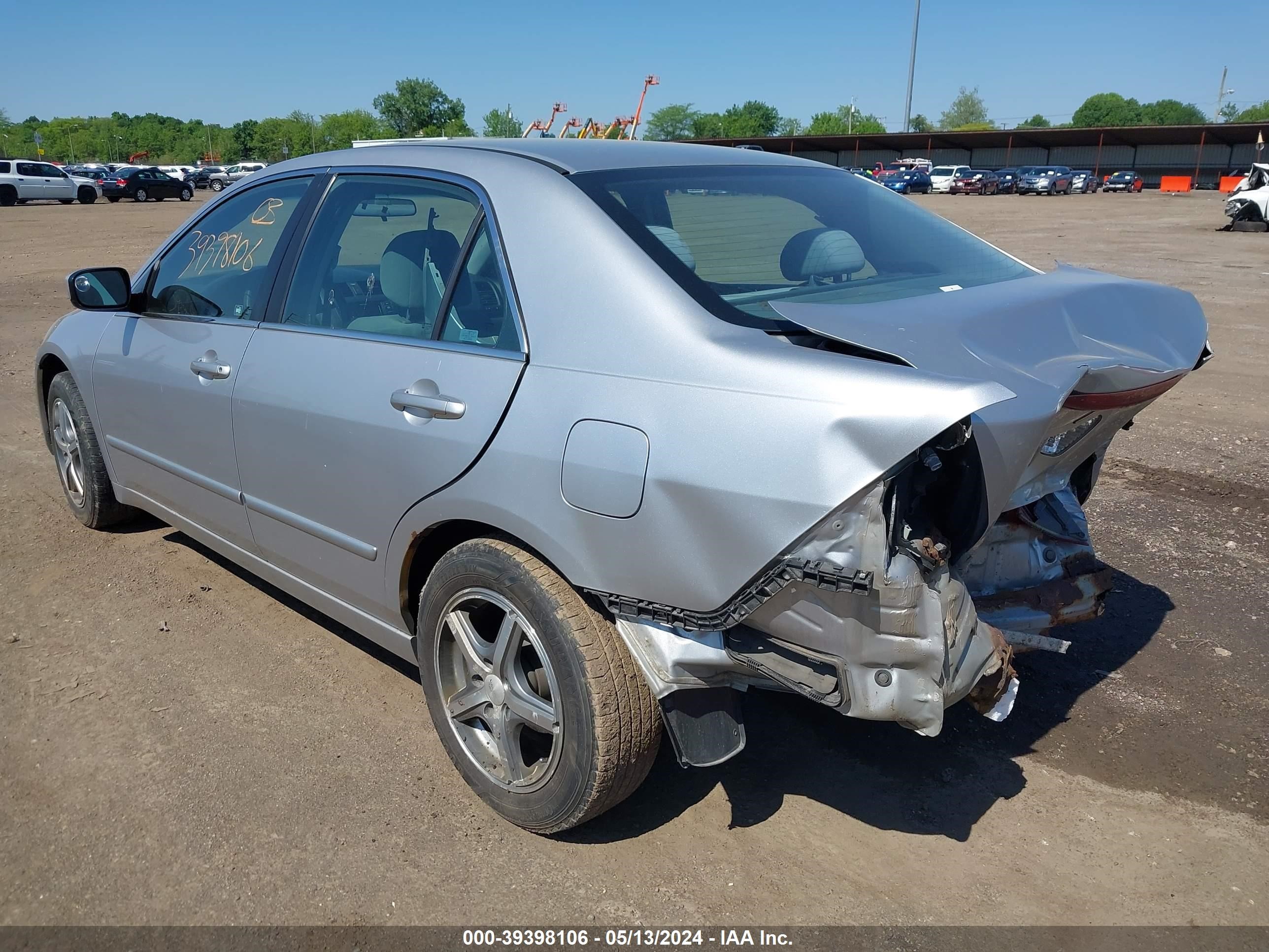 Photo 2 VIN: 1HGCM56367A203254 - HONDA ACCORD 