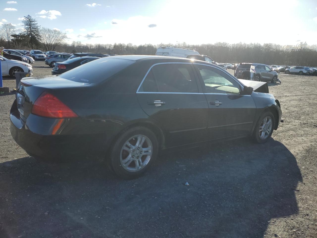 Photo 2 VIN: 1HGCM56367A211838 - HONDA ACCORD 