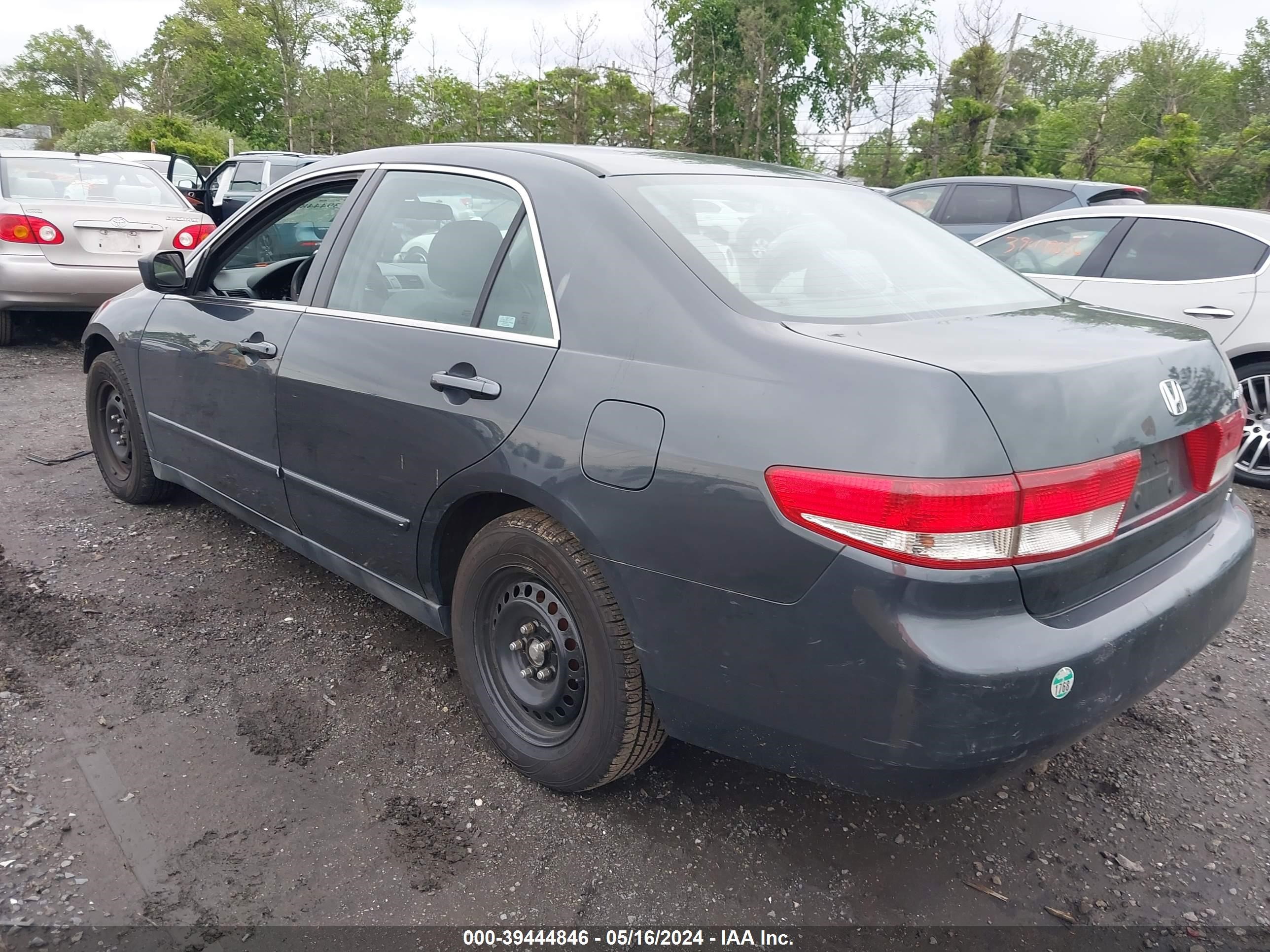 Photo 2 VIN: 1HGCM56374A173760 - HONDA ACCORD 