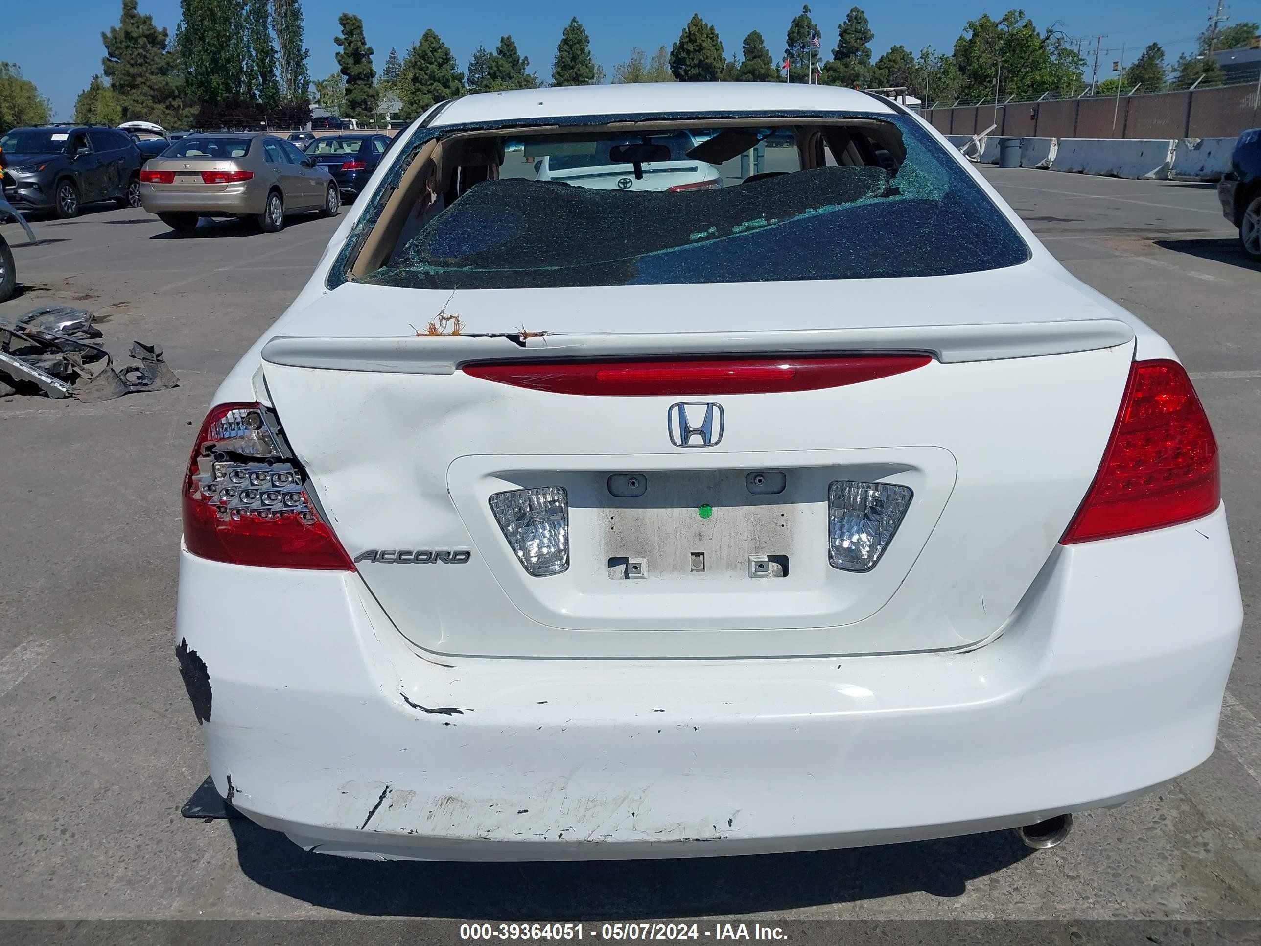 Photo 15 VIN: 1HGCM56376A056201 - HONDA ACCORD 