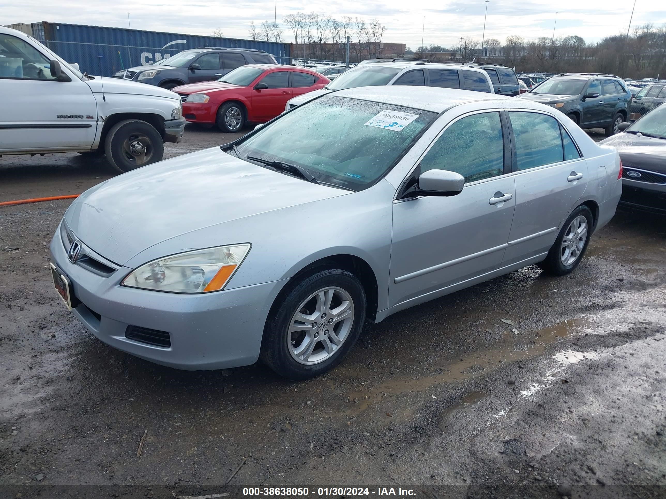 Photo 1 VIN: 1HGCM56376A136016 - HONDA ACCORD 