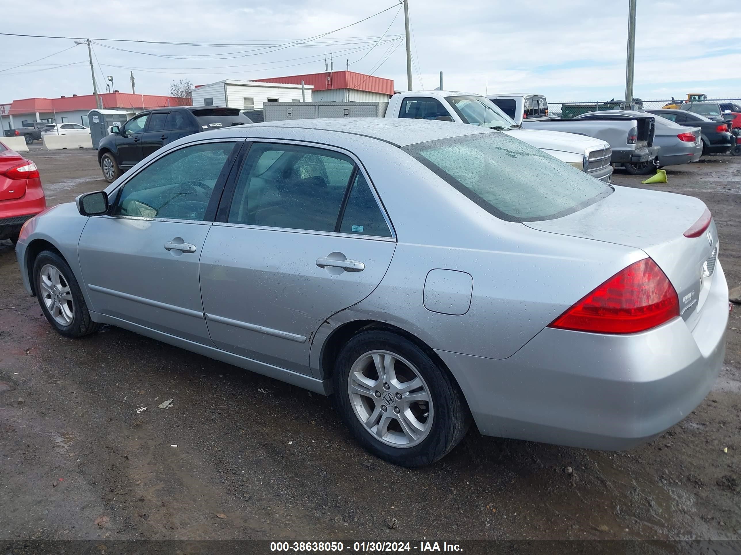 Photo 5 VIN: 1HGCM56376A136016 - HONDA ACCORD 