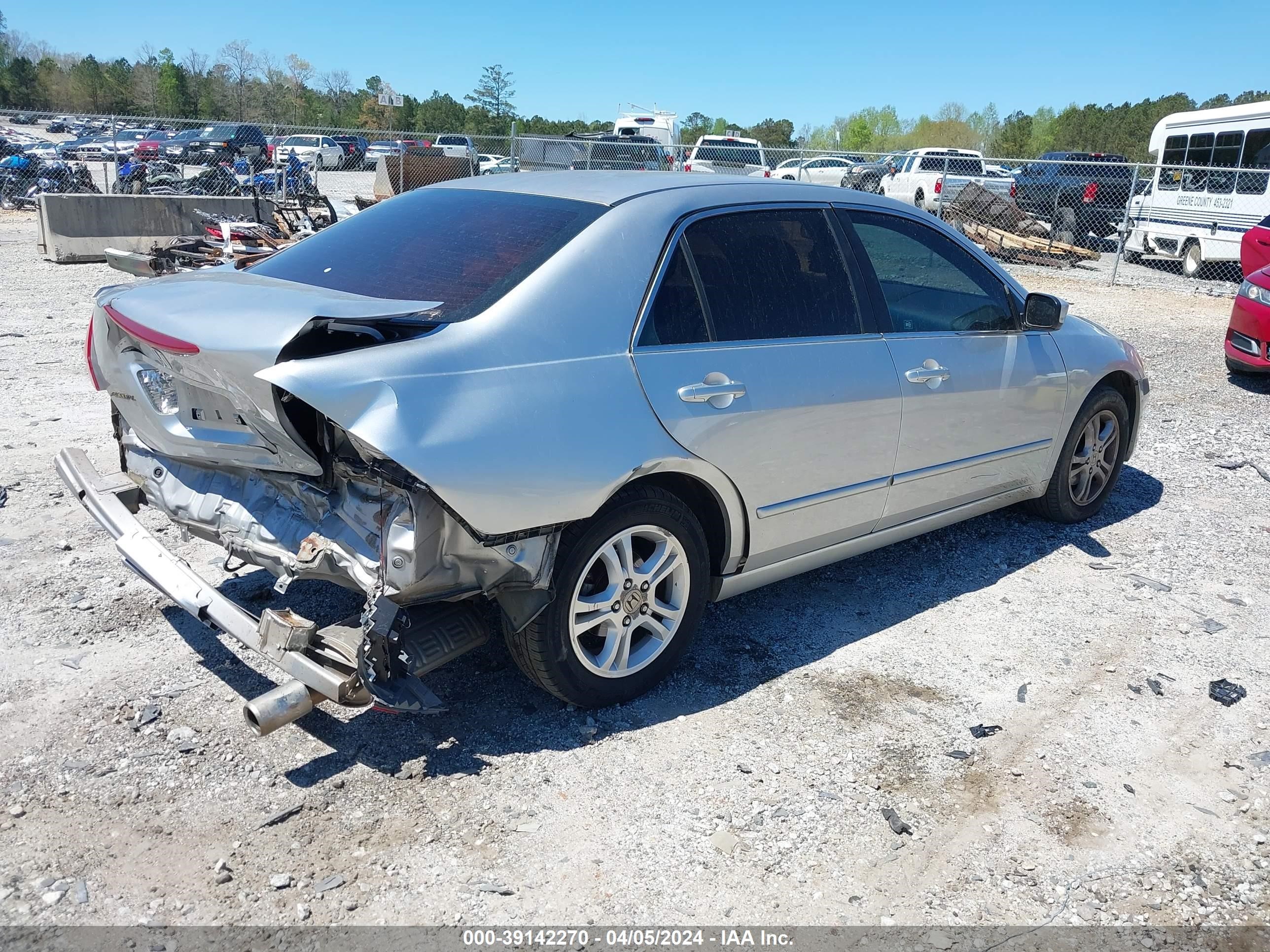 Photo 3 VIN: 1HGCM56376A137344 - HONDA ACCORD 