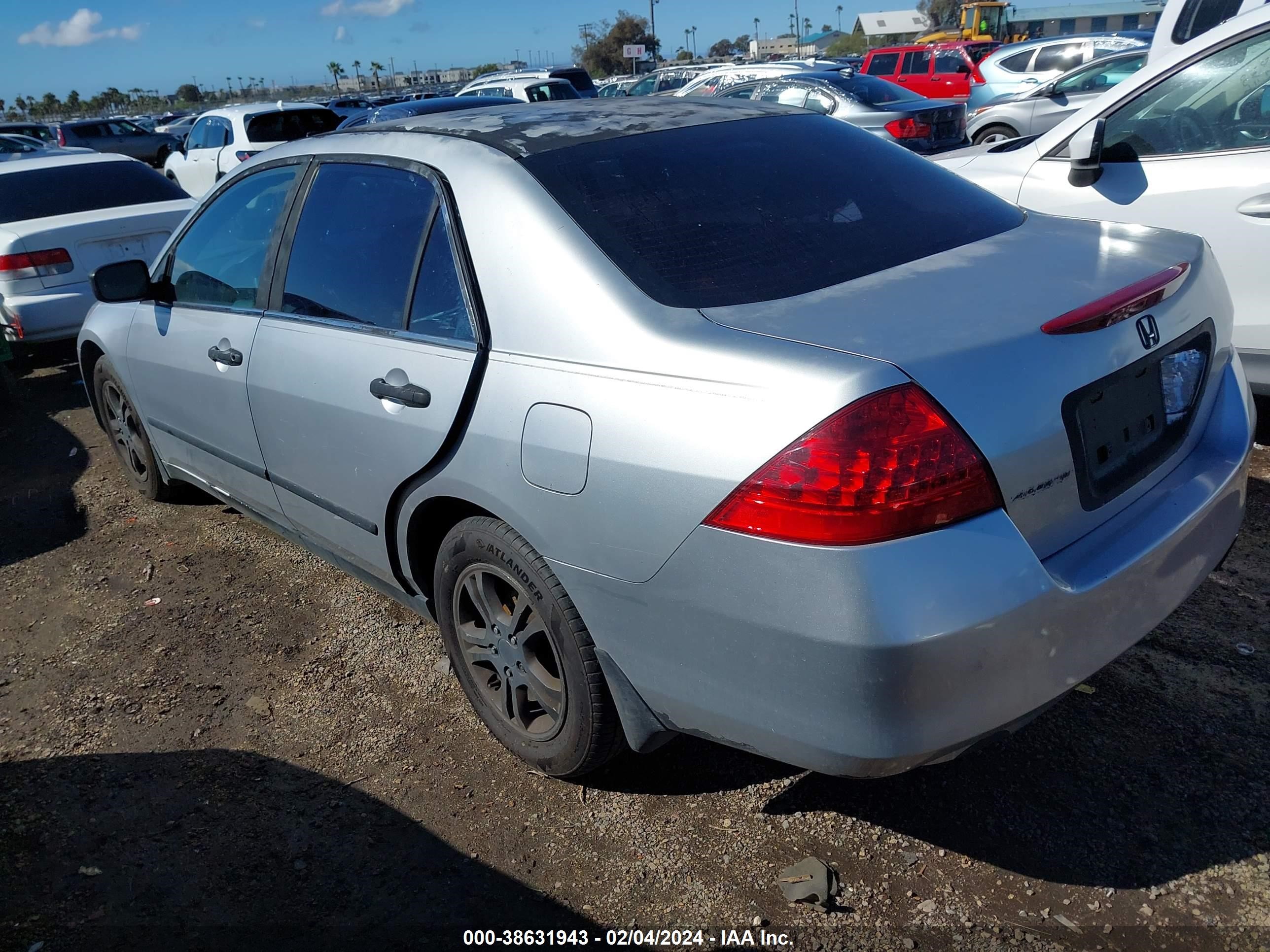 Photo 2 VIN: 1HGCM56377A111585 - HONDA ACCORD 