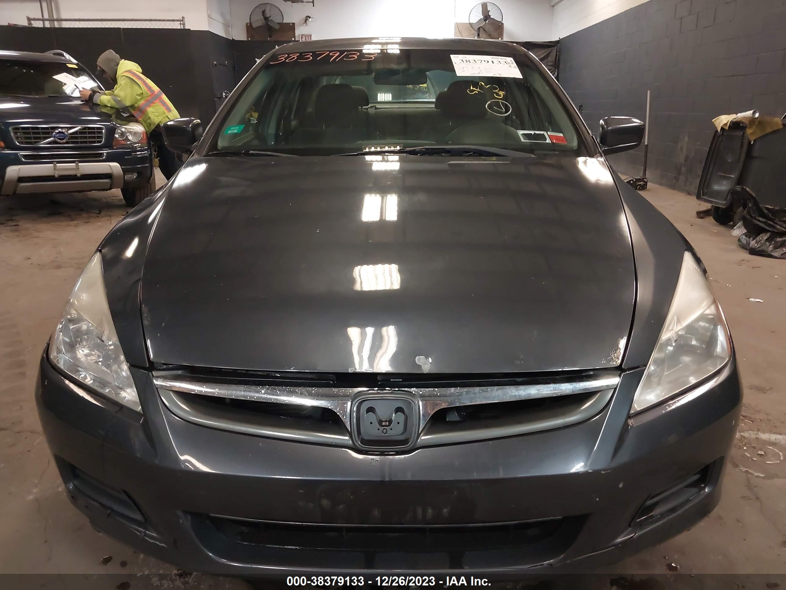 Photo 11 VIN: 1HGCM56377A139905 - HONDA ACCORD 