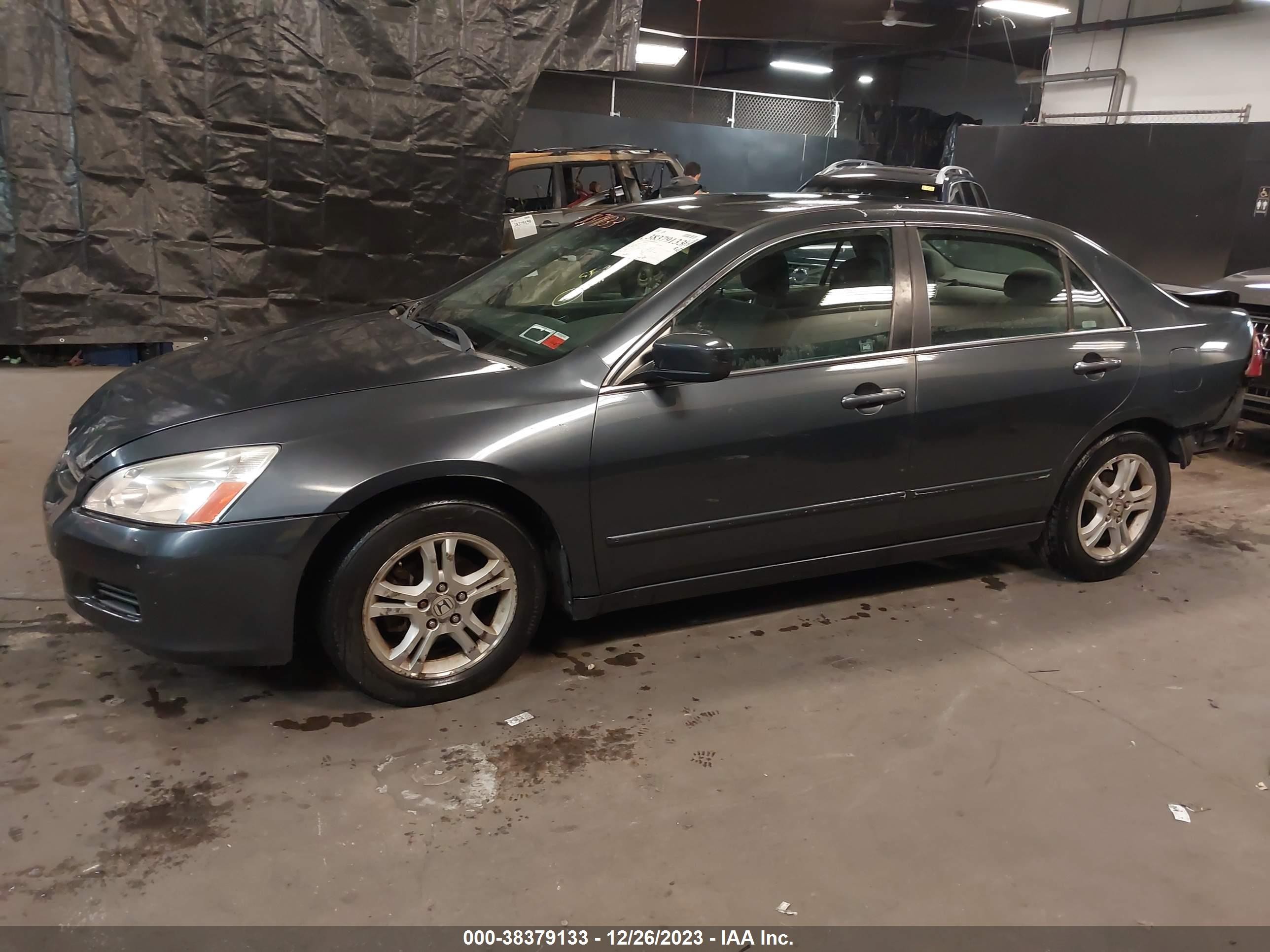 Photo 13 VIN: 1HGCM56377A139905 - HONDA ACCORD 