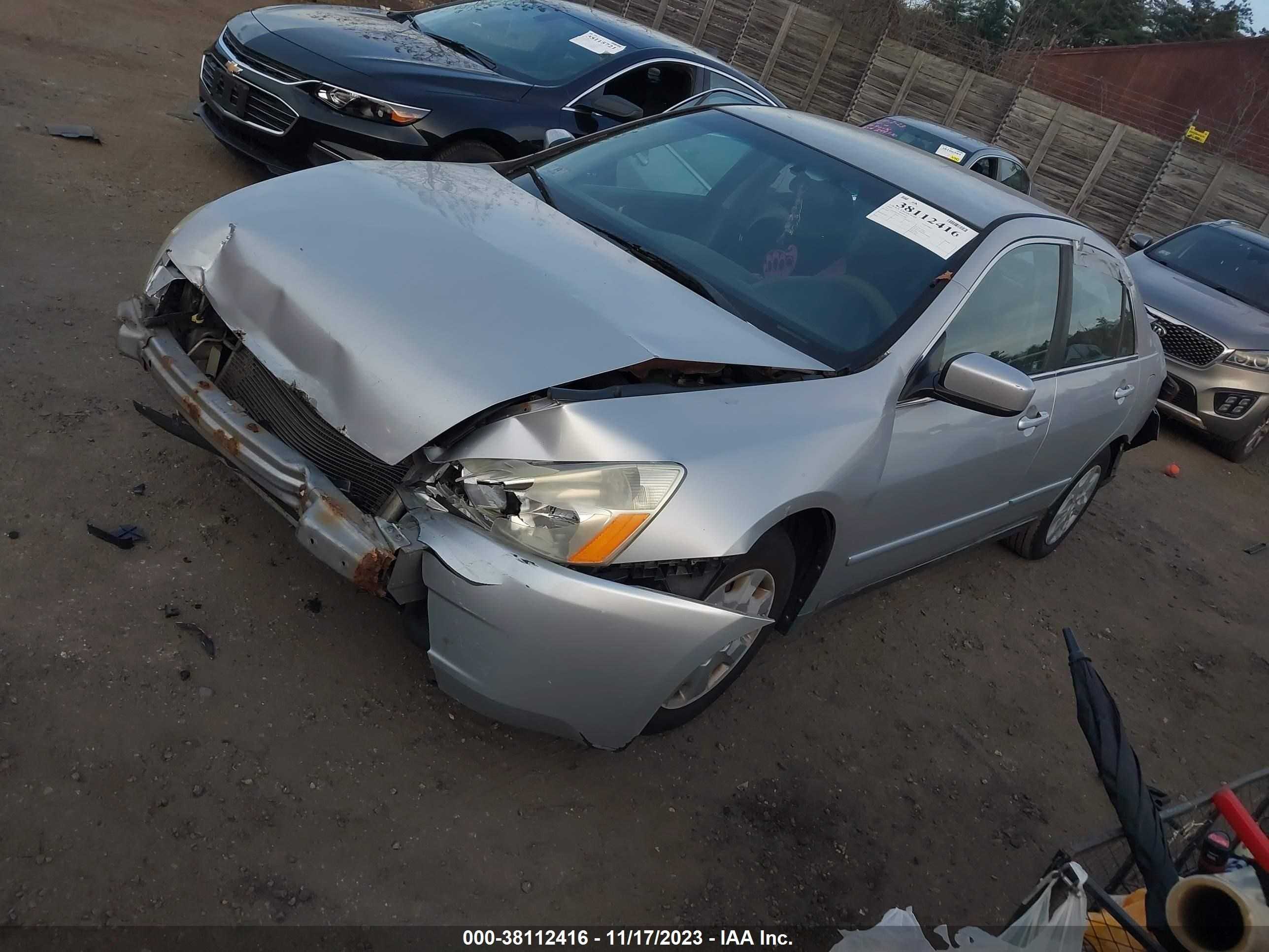 Photo 1 VIN: 1HGCM56383A013093 - HONDA ACCORD 