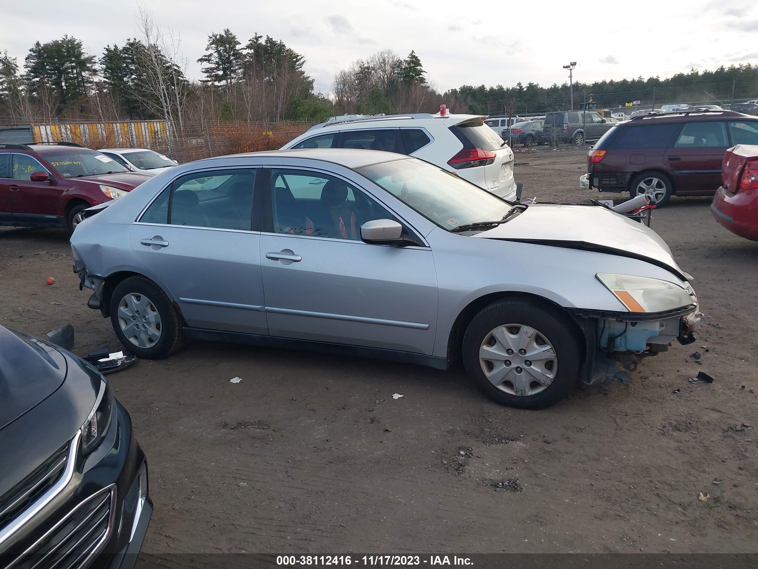 Photo 13 VIN: 1HGCM56383A013093 - HONDA ACCORD 