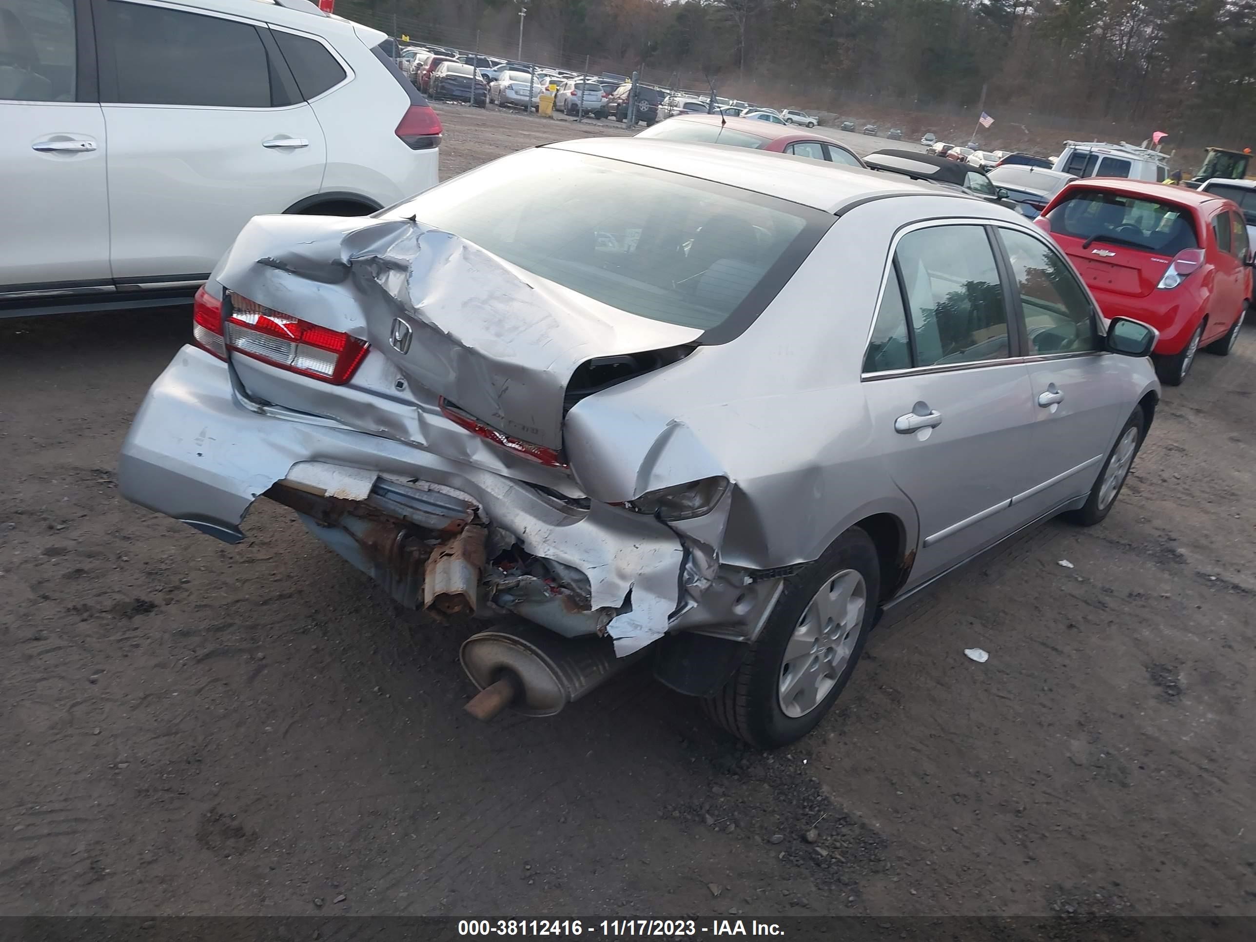 Photo 3 VIN: 1HGCM56383A013093 - HONDA ACCORD 