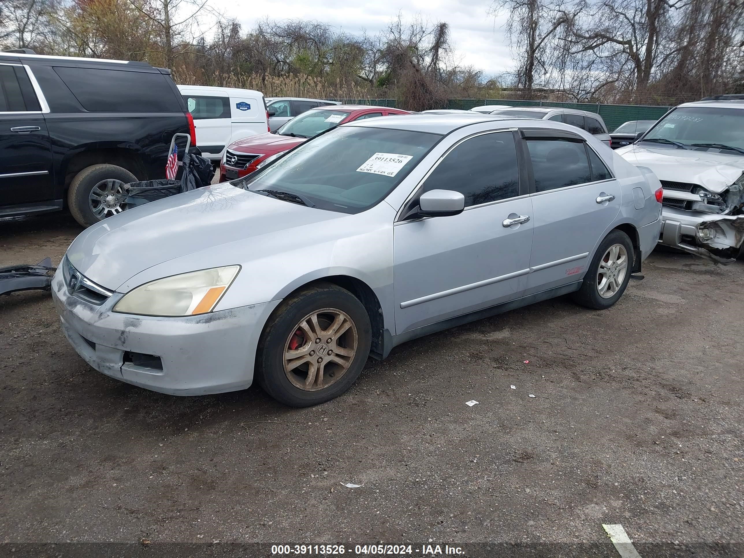 Photo 1 VIN: 1HGCM56384A142310 - HONDA ACCORD 