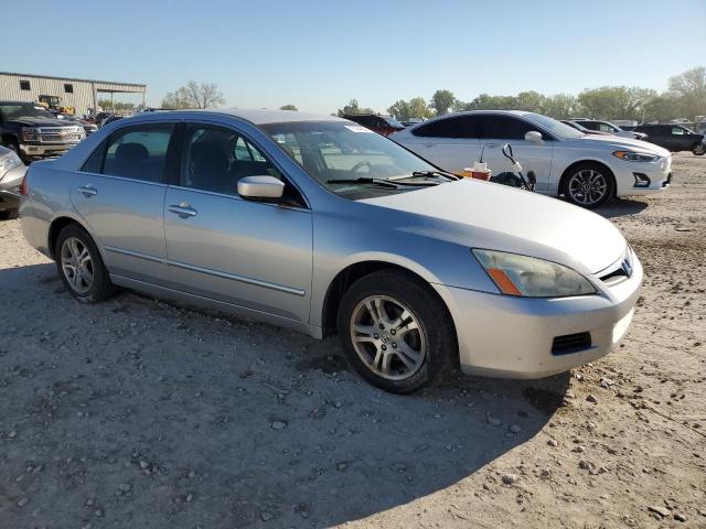 Photo 3 VIN: 1HGCM56386A014555 - HONDA ACCORD SE 