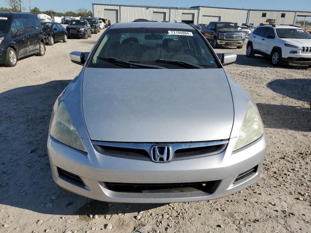 Photo 4 VIN: 1HGCM56386A014555 - HONDA ACCORD SE 