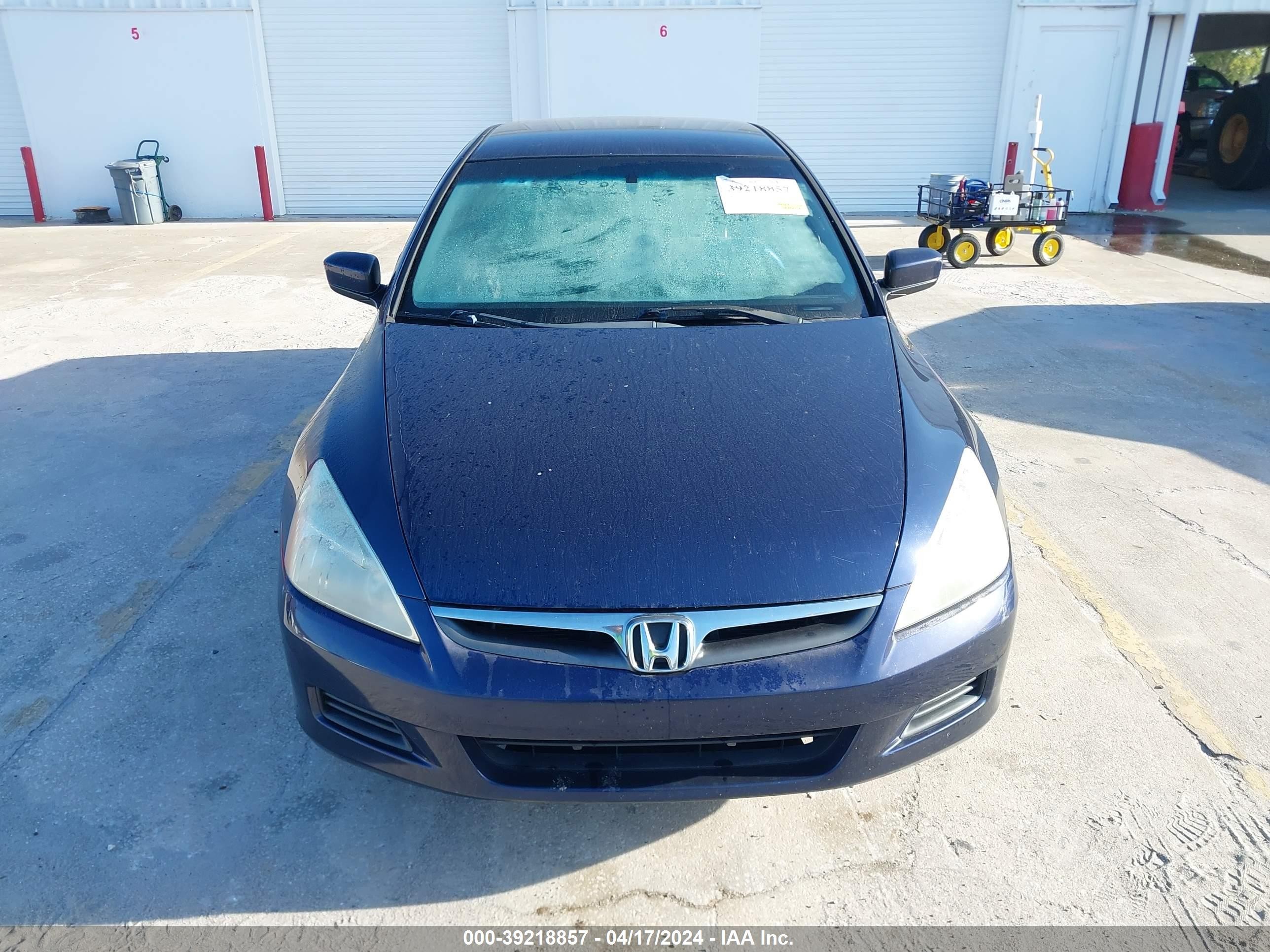 Photo 11 VIN: 1HGCM56387A199725 - HONDA ACCORD 