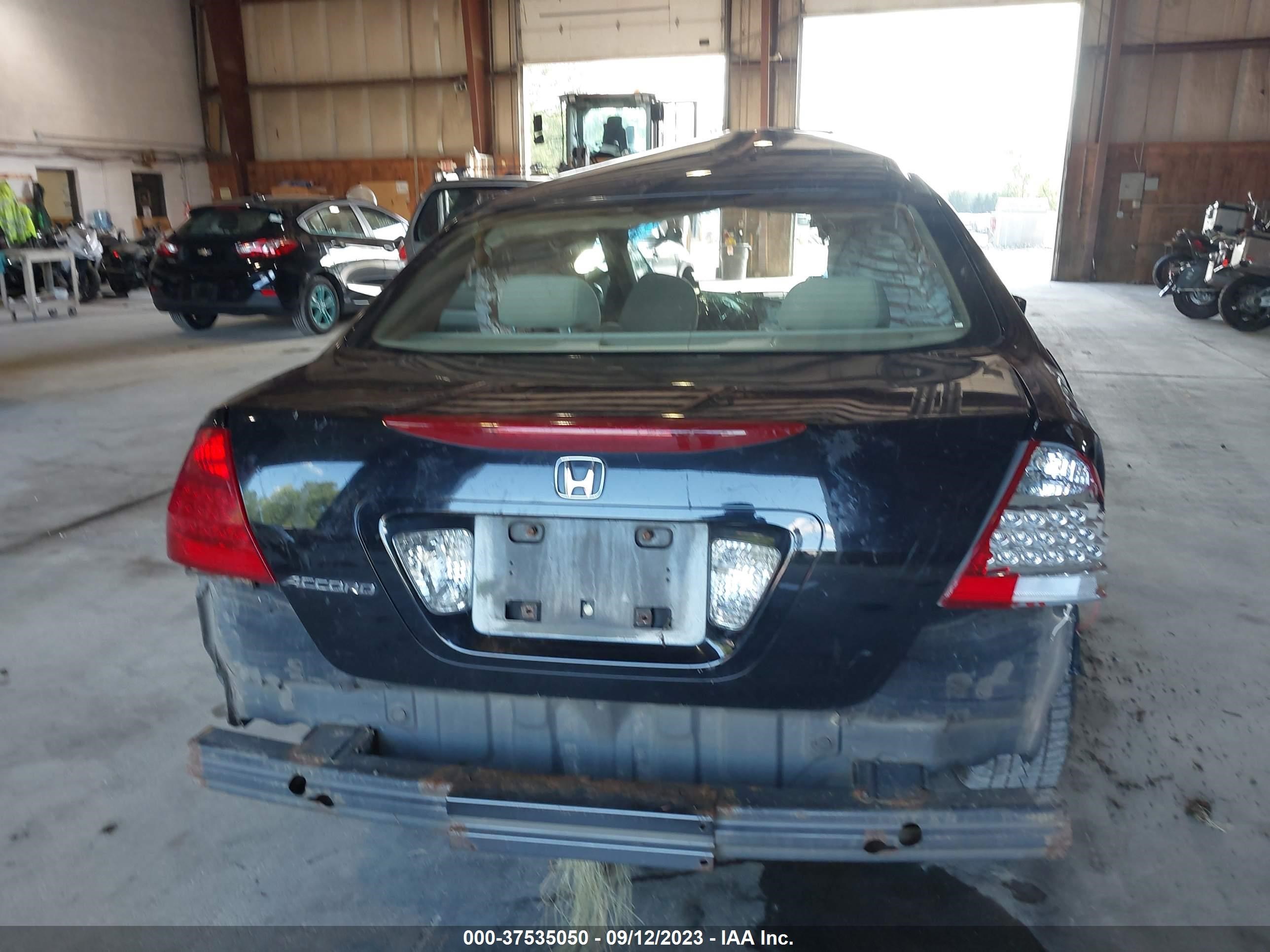 Photo 15 VIN: 1HGCM56387A215017 - HONDA ACCORD 