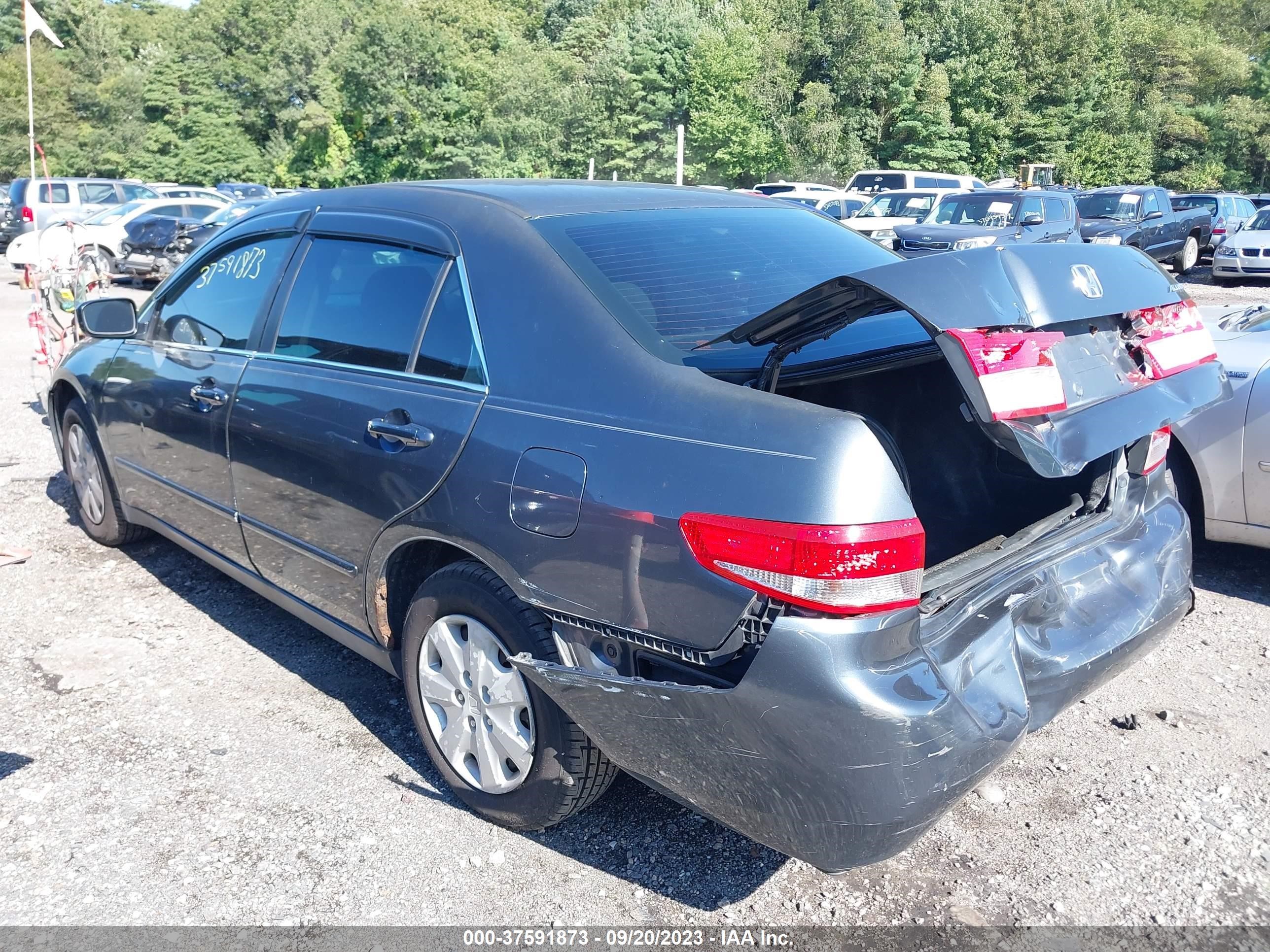 Photo 2 VIN: 1HGCM56393A000479 - HONDA ACCORD 