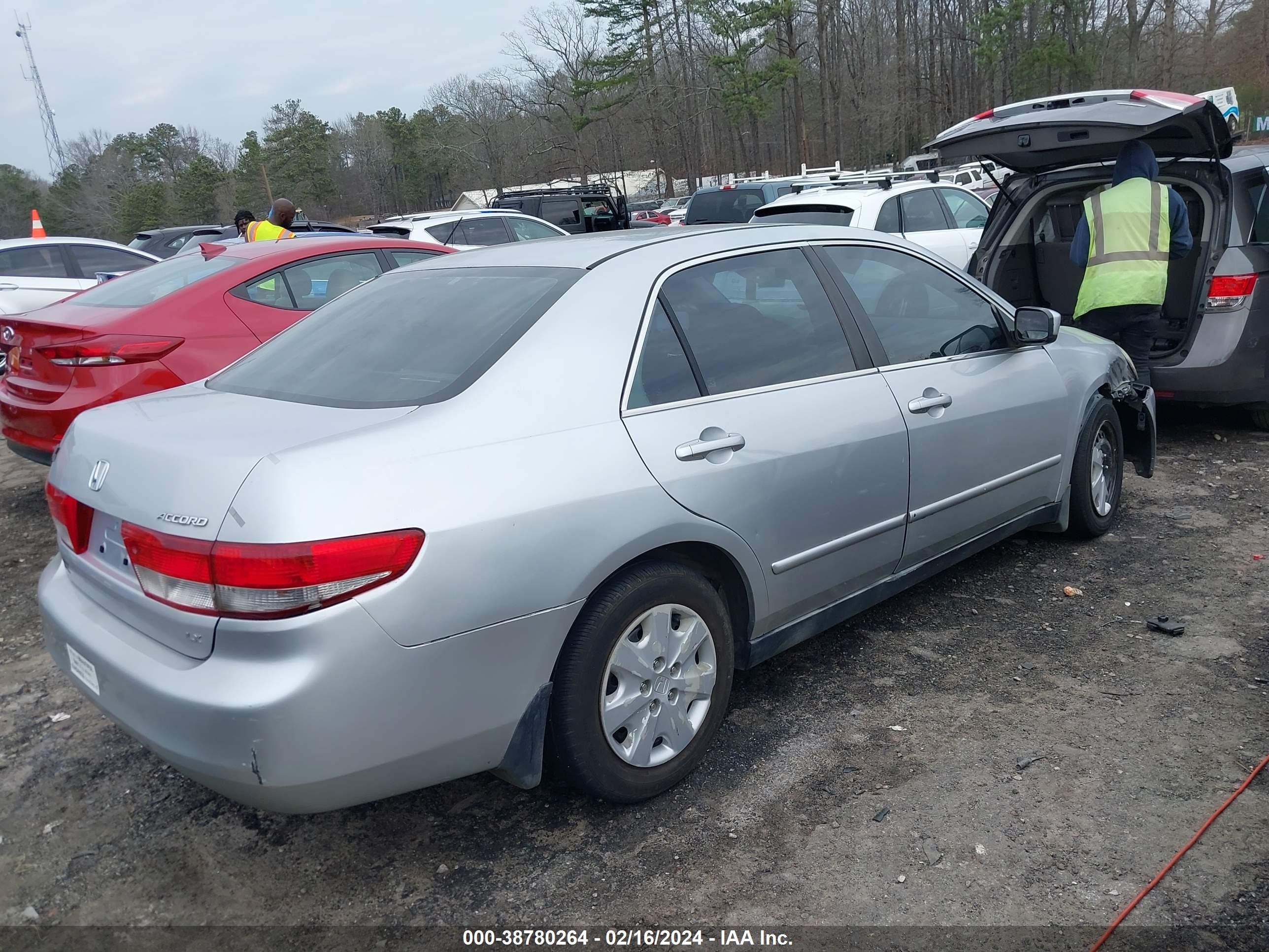 Photo 3 VIN: 1HGCM56393A076994 - HONDA ACCORD 