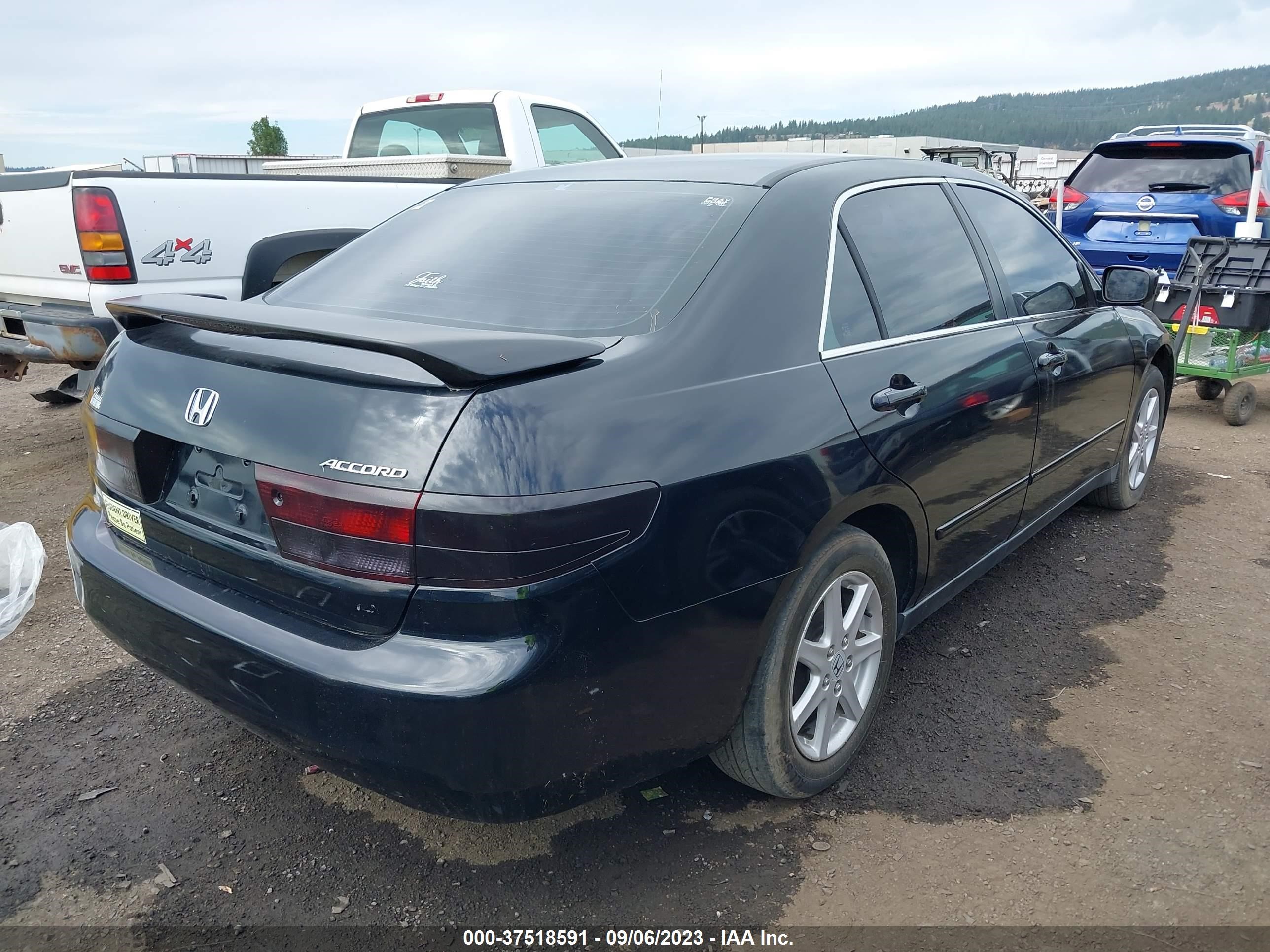 Photo 3 VIN: 1HGCM56393A088255 - HONDA ACCORD 