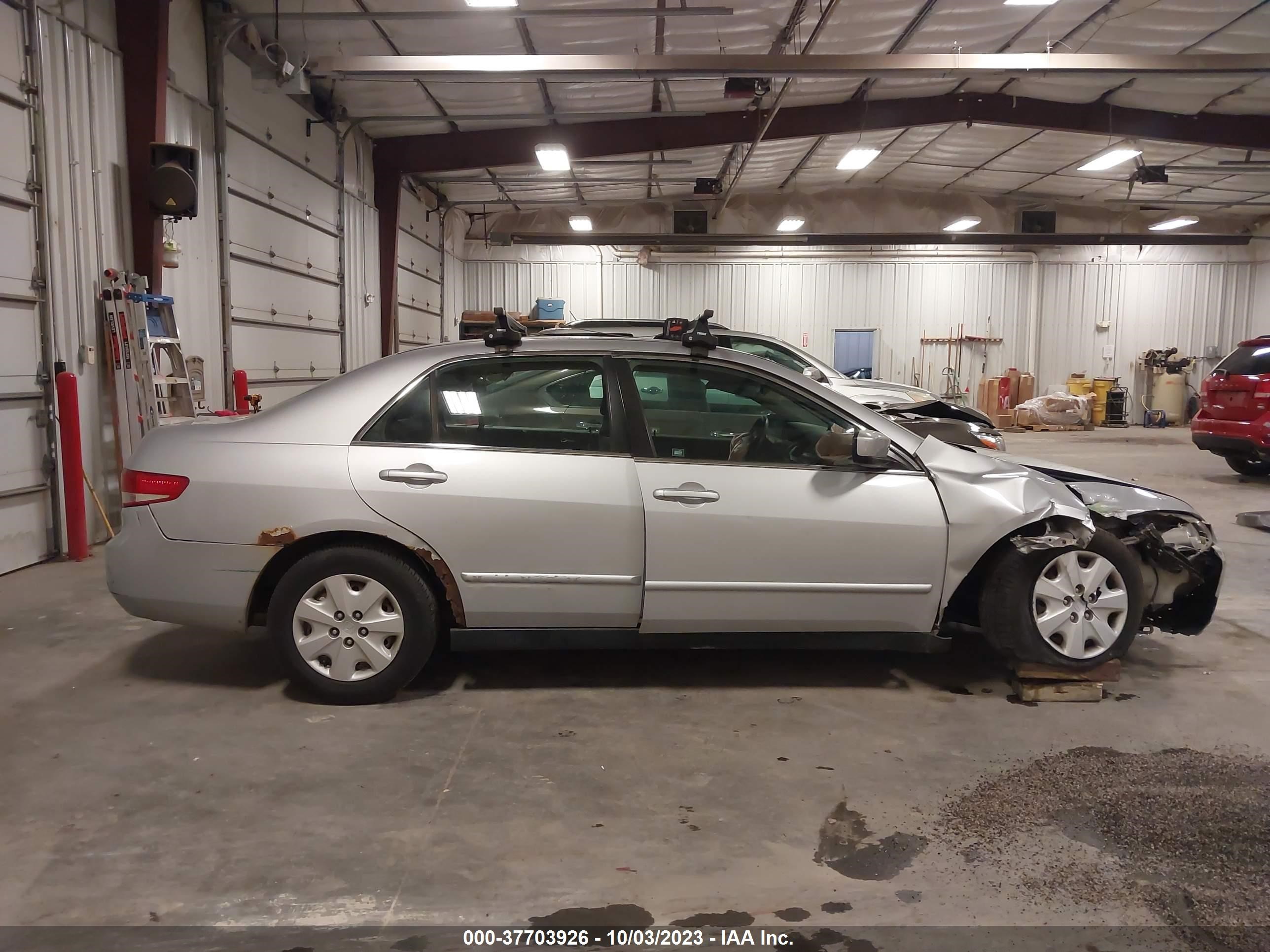 Photo 13 VIN: 1HGCM56393A088420 - HONDA ACCORD 