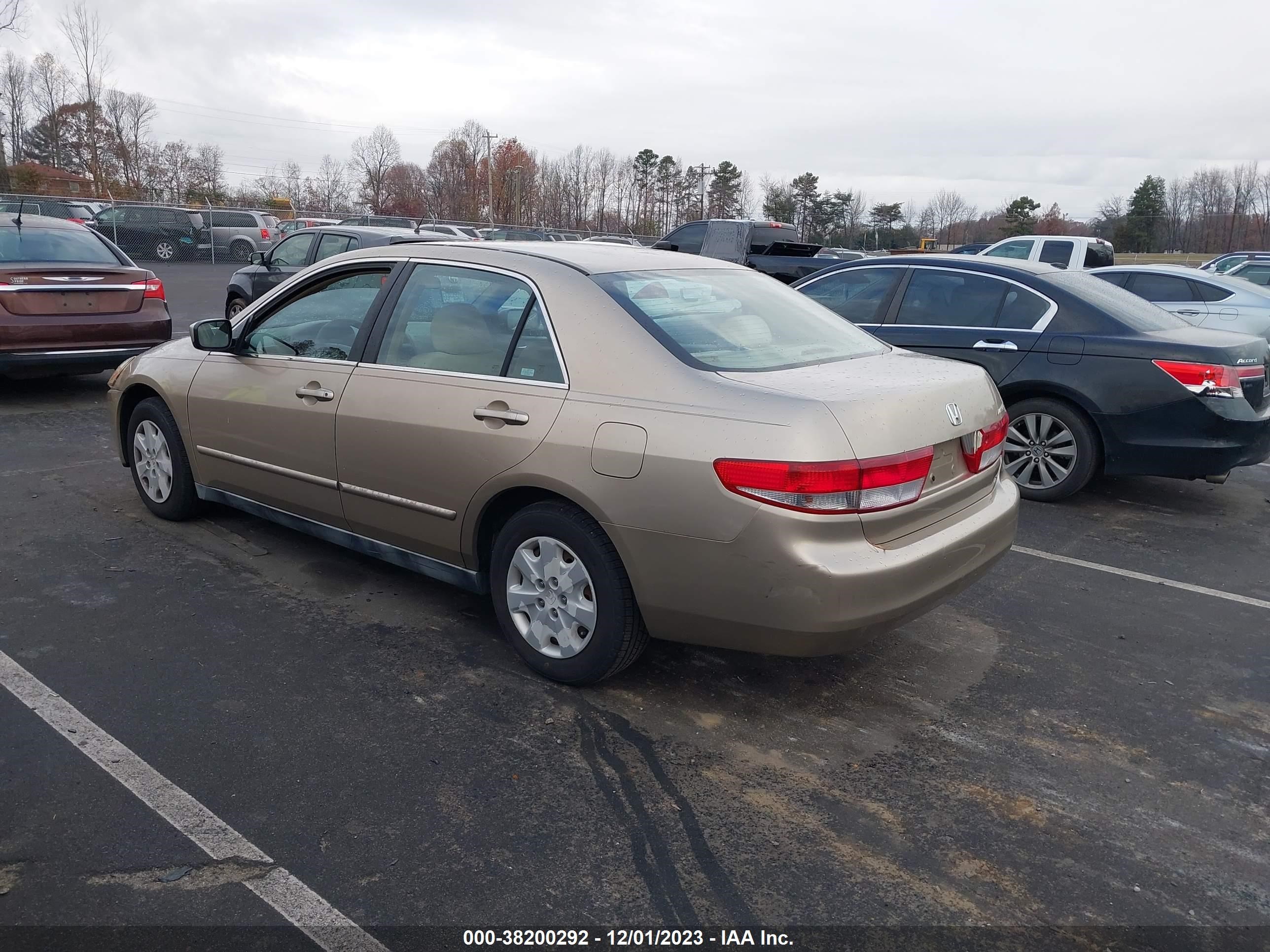 Photo 2 VIN: 1HGCM56393A145957 - HONDA ACCORD 