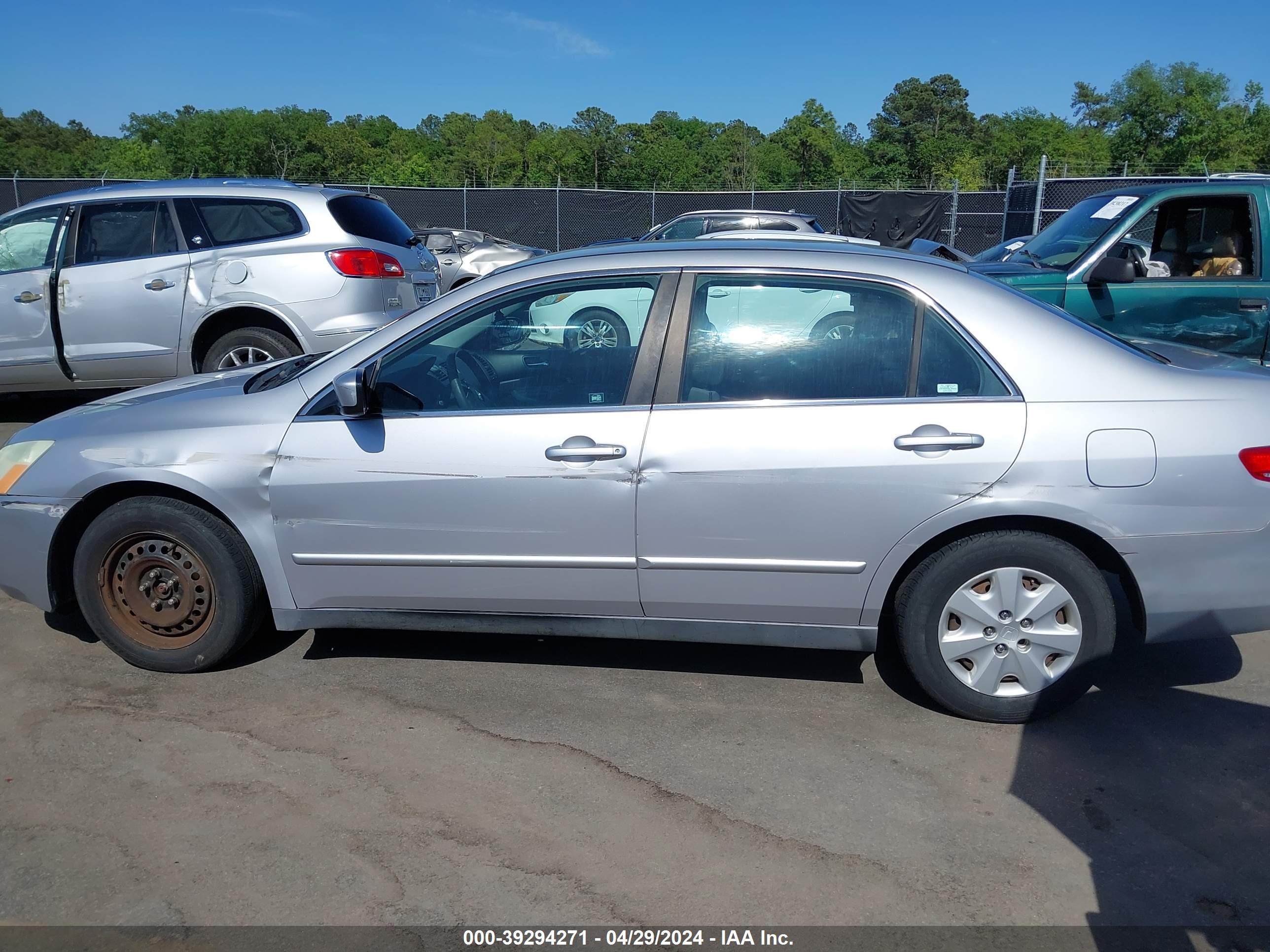 Photo 13 VIN: 1HGCM56394A094400 - HONDA ACCORD 