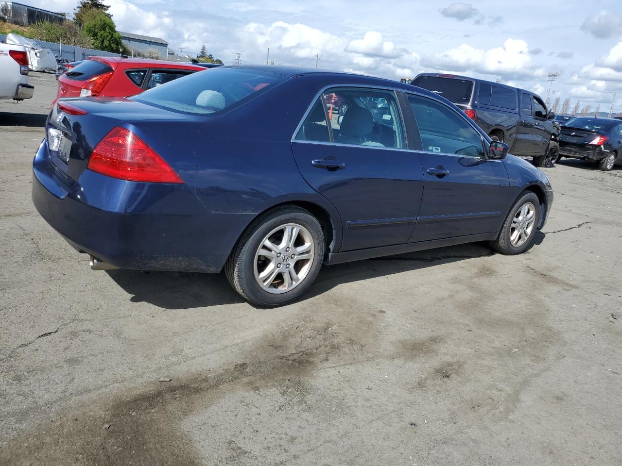 Photo 2 VIN: 1HGCM56396A016346 - HONDA ACCORD 