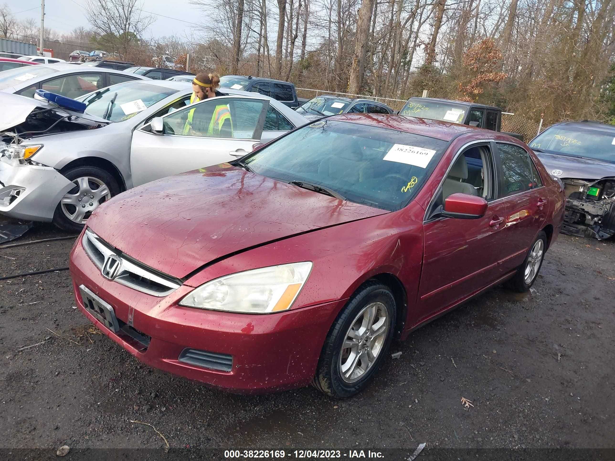 Photo 1 VIN: 1HGCM56396A101588 - HONDA ACCORD 