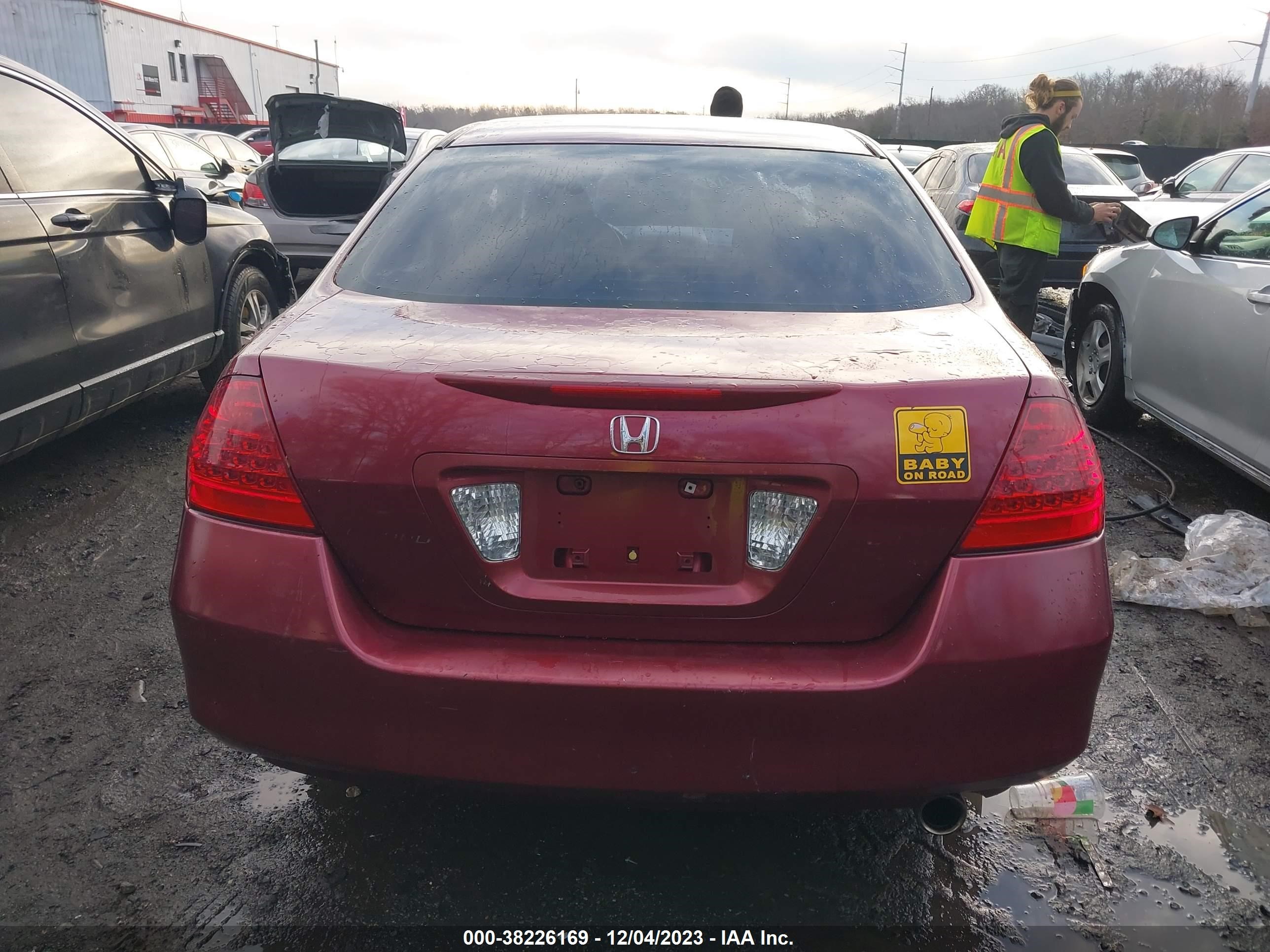 Photo 15 VIN: 1HGCM56396A101588 - HONDA ACCORD 