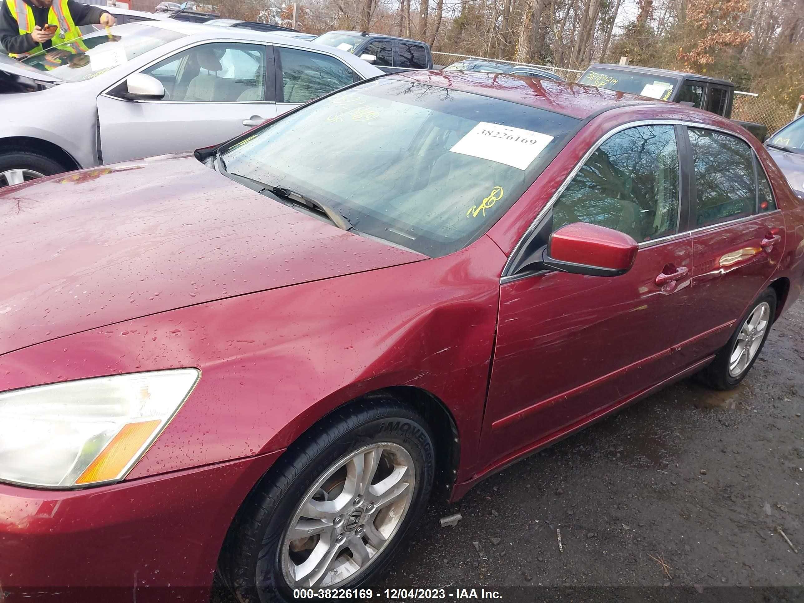 Photo 5 VIN: 1HGCM56396A101588 - HONDA ACCORD 