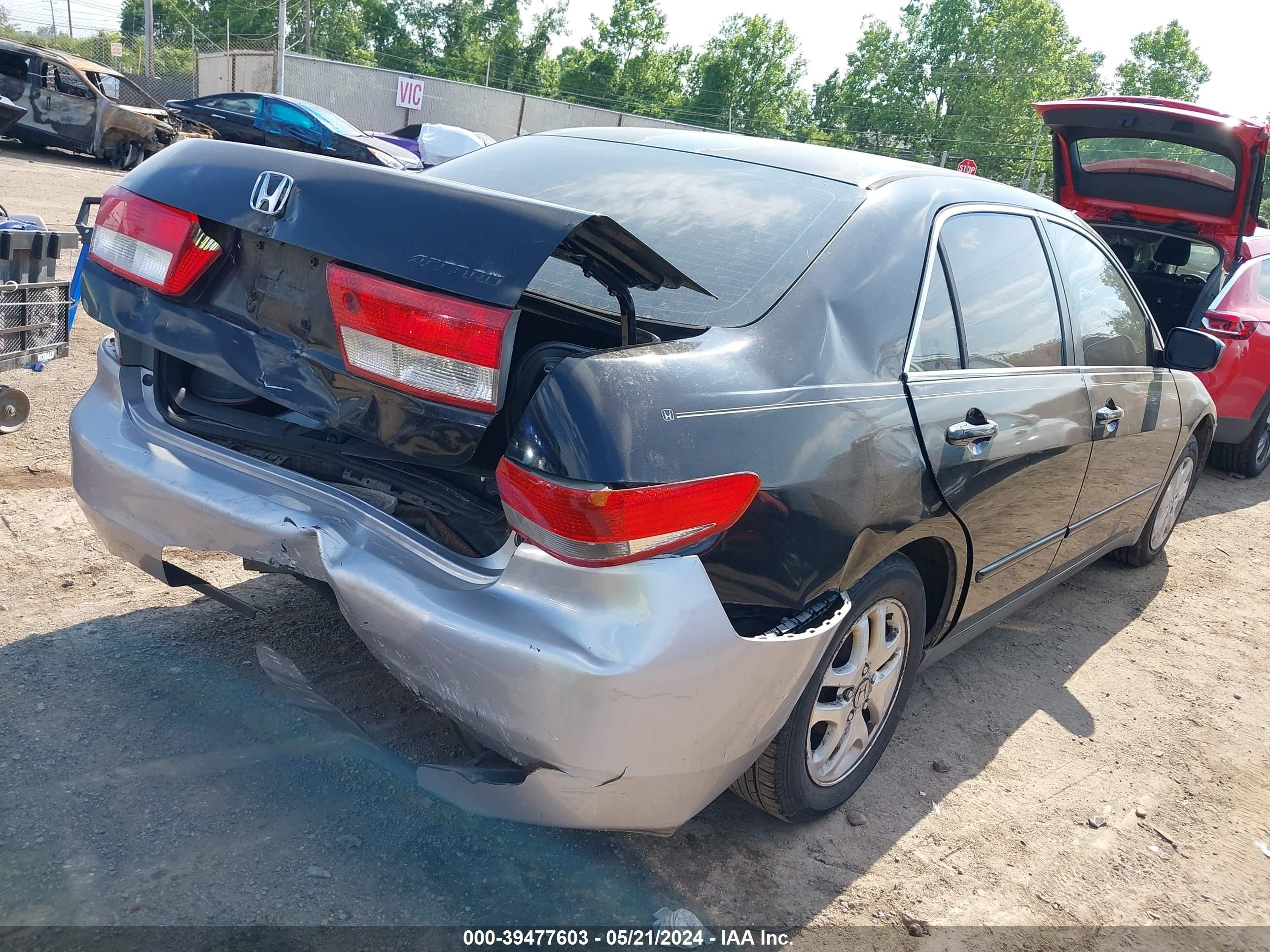 Photo 3 VIN: 1HGCM563X4A094289 - HONDA ACCORD 