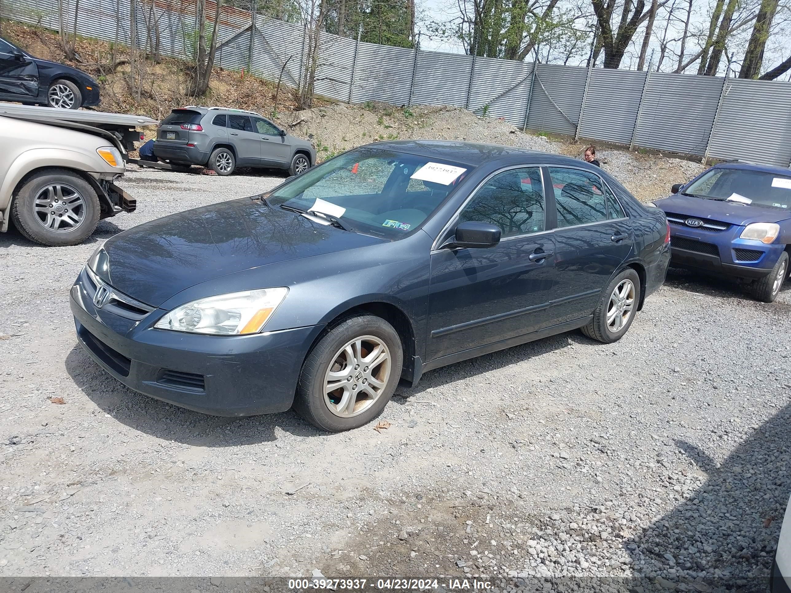 Photo 1 VIN: 1HGCM563X6A052918 - HONDA ACCORD 