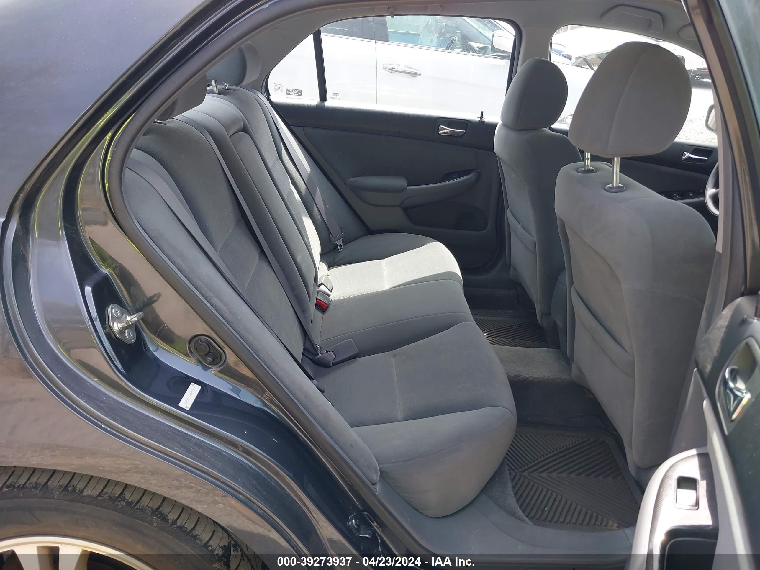 Photo 7 VIN: 1HGCM563X6A052918 - HONDA ACCORD 