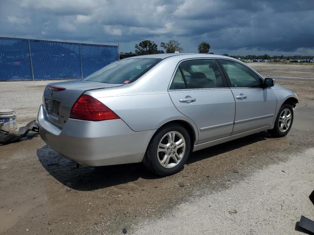 Photo 2 VIN: 1HGCM563X6A060131 - HONDA ACCORD SE 