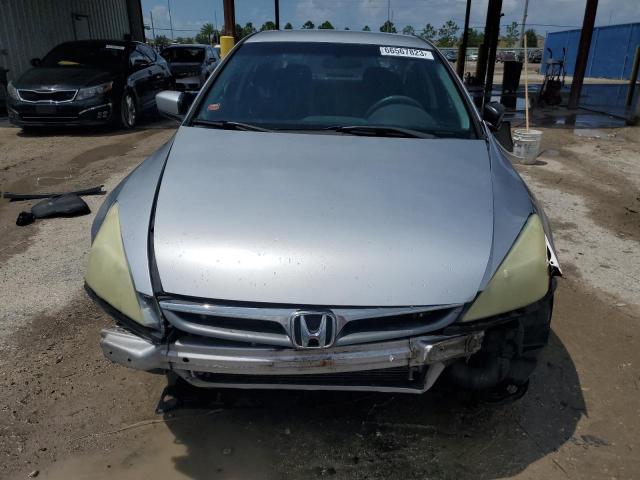 Photo 4 VIN: 1HGCM563X6A060131 - HONDA ACCORD SE 