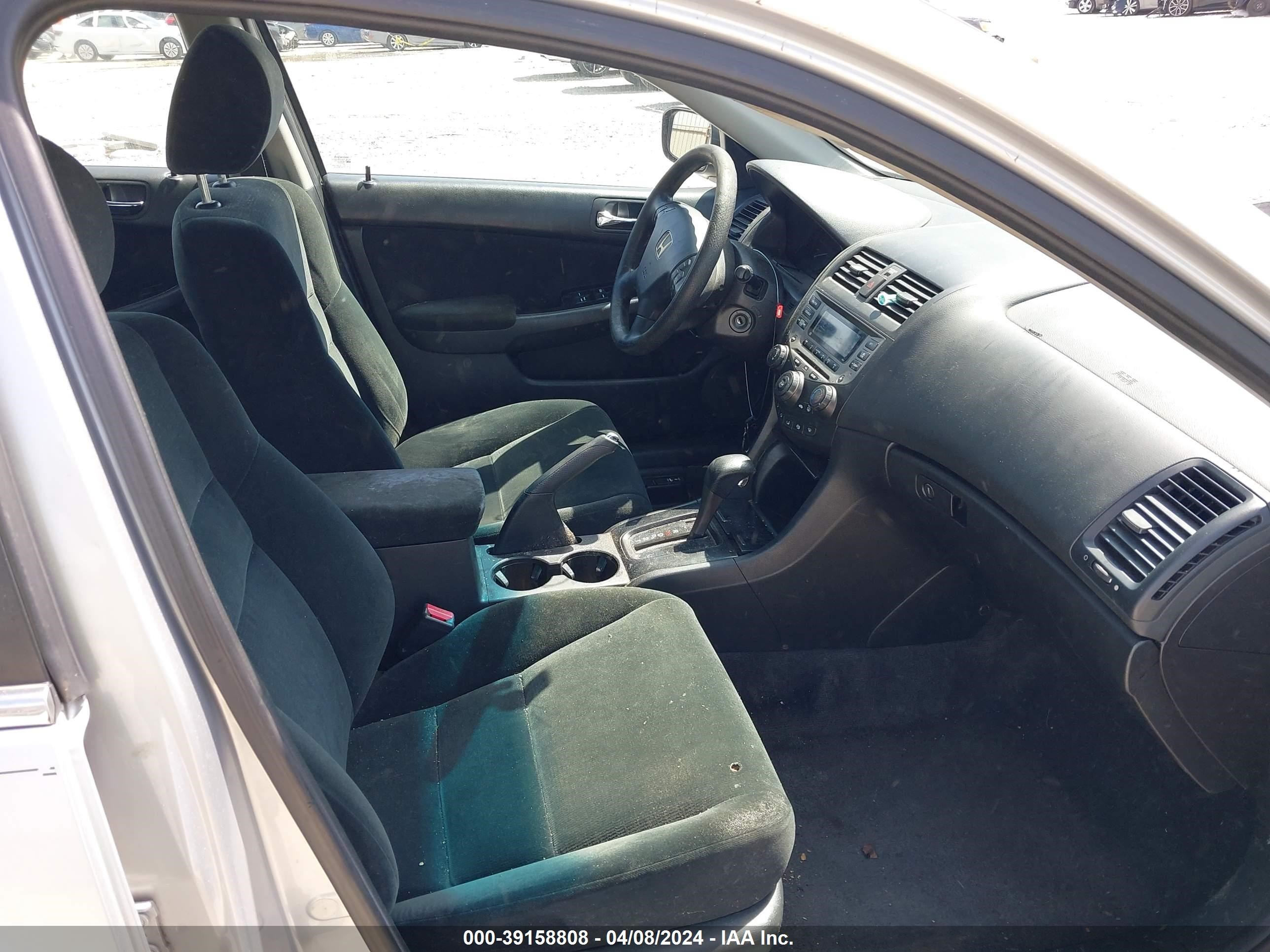 Photo 4 VIN: 1HGCM563X6A069783 - HONDA ACCORD 