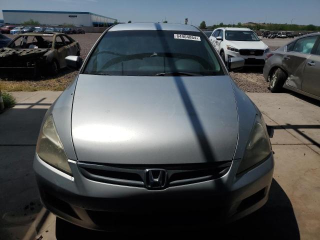 Photo 4 VIN: 1HGCM563X6A077432 - HONDA ACCORD SE 