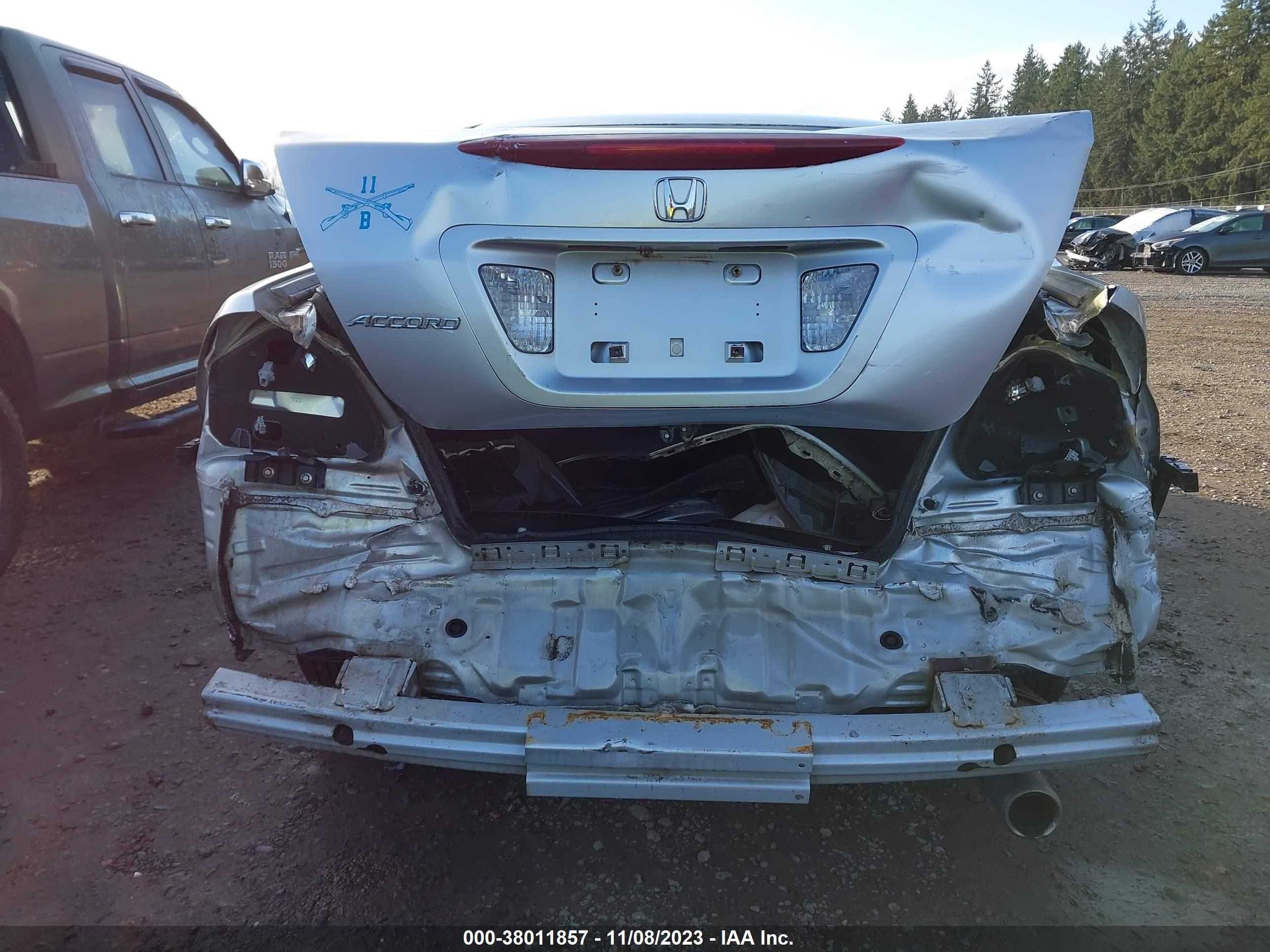 Photo 5 VIN: 1HGCM563X6A114107 - HONDA ACCORD 