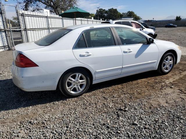 Photo 2 VIN: 1HGCM563X6A139637 - HONDA ACCORD SE 