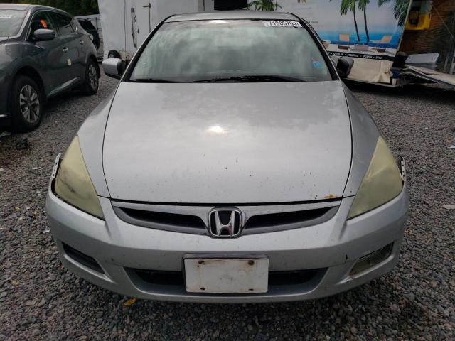 Photo 4 VIN: 1HGCM563X7A001033 - HONDA ACCORD SE 