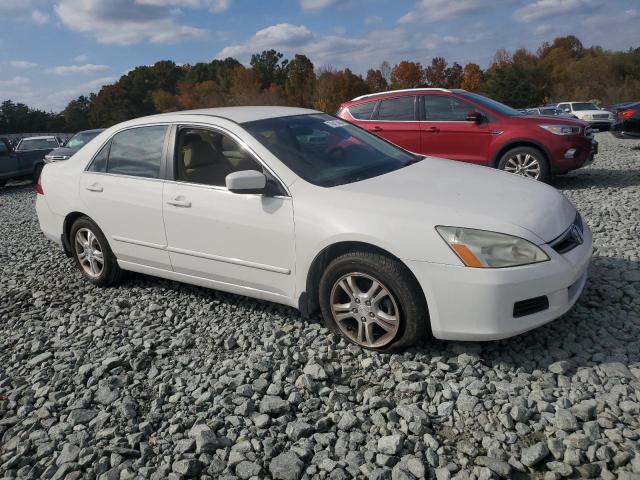 Photo 3 VIN: 1HGCM563X7A049213 - HONDA ACCORD SE 