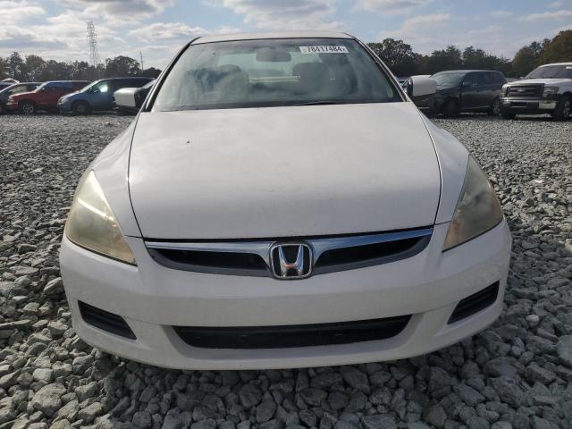 Photo 4 VIN: 1HGCM563X7A049213 - HONDA ACCORD SE 