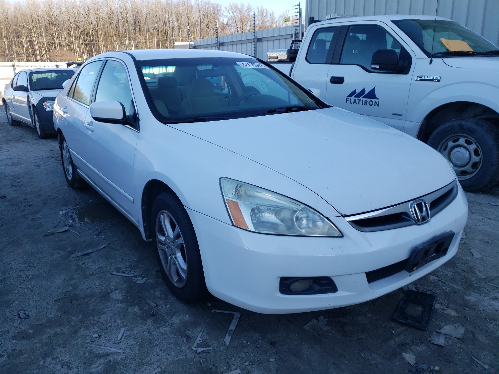 Photo 0 VIN: 1HGCM563X7A064018 - HONDA ACCORD SE 