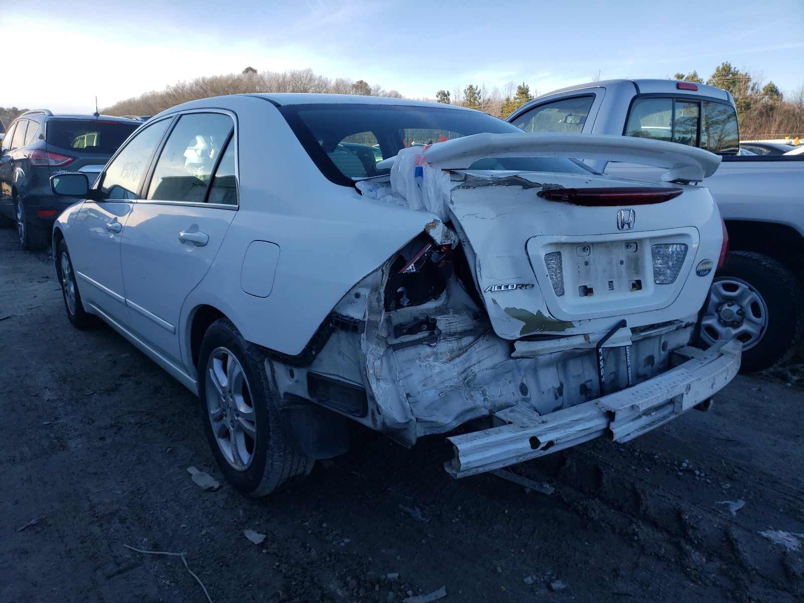 Photo 2 VIN: 1HGCM563X7A064018 - HONDA ACCORD SE 