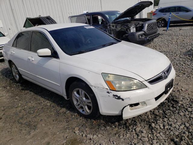 Photo 3 VIN: 1HGCM563X7A098556 - HONDA ACCORD SE 