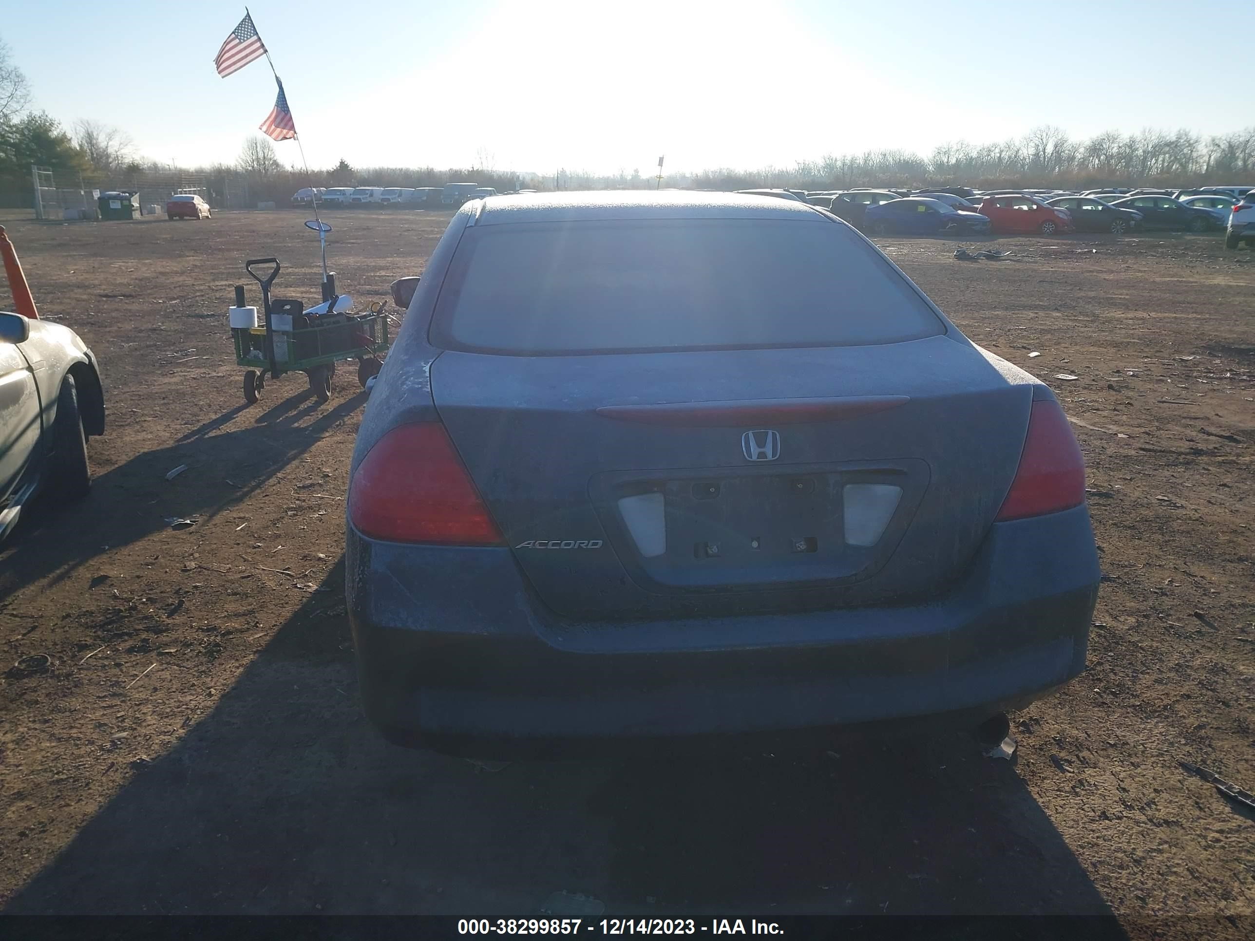 Photo 16 VIN: 1HGCM563X7A177872 - HONDA ACCORD 