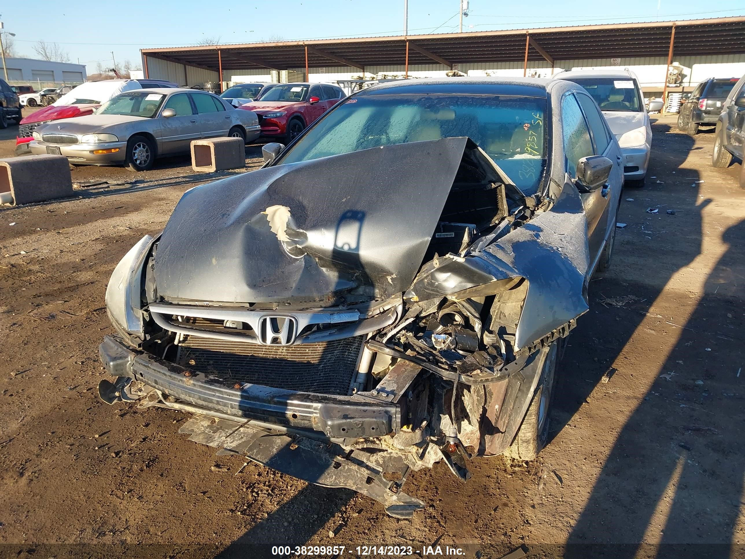 Photo 5 VIN: 1HGCM563X7A177872 - HONDA ACCORD 