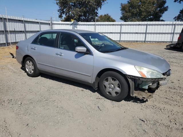 Photo 3 VIN: 1HGCM56405A136625 - HONDA ACCORD LX 